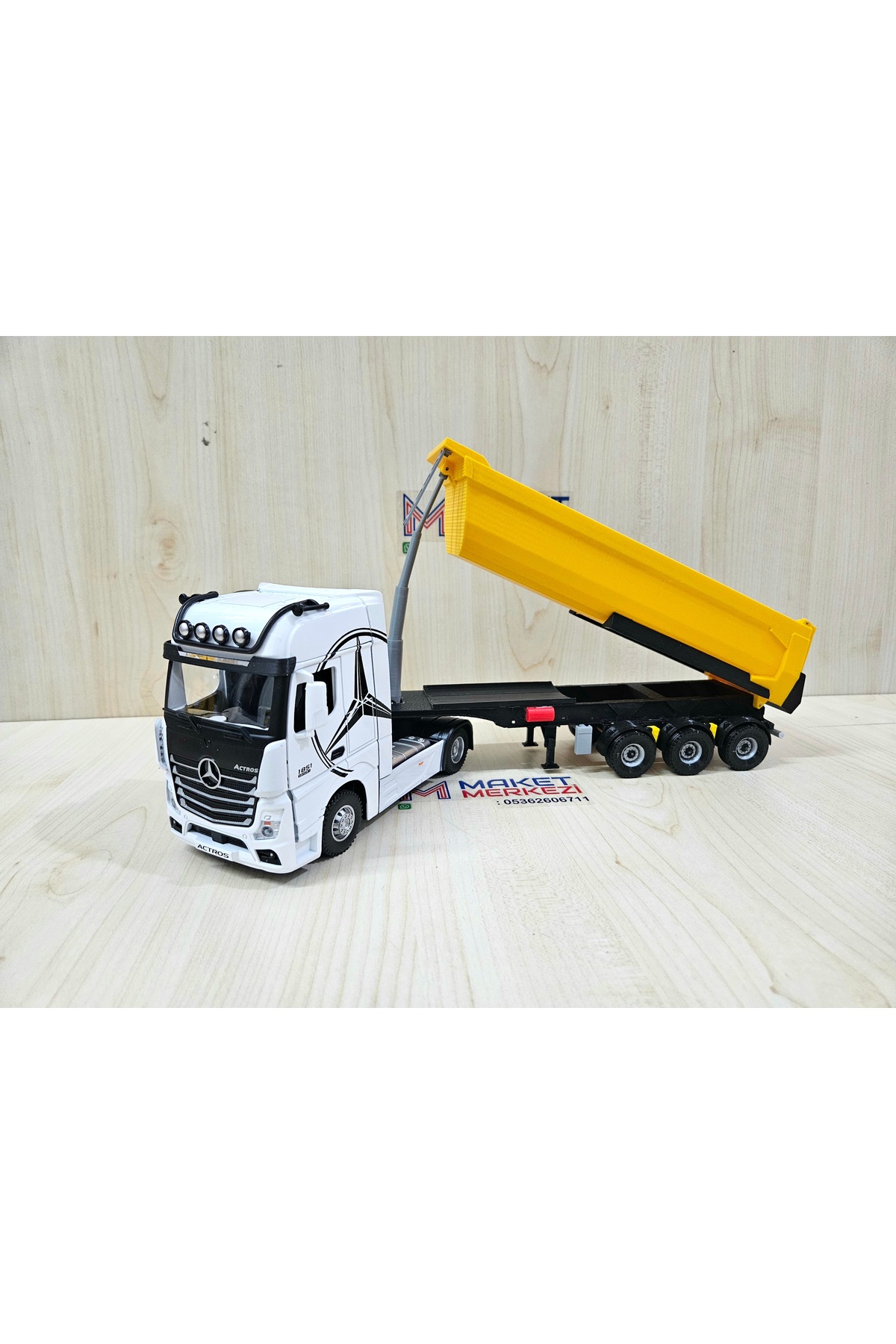 مدل خودرو 35 سانتی متر طول 1 36 MERCEDES ACTROS DUMP TRUCK MODEL نام نوشته شده سفید اورجینال Maket