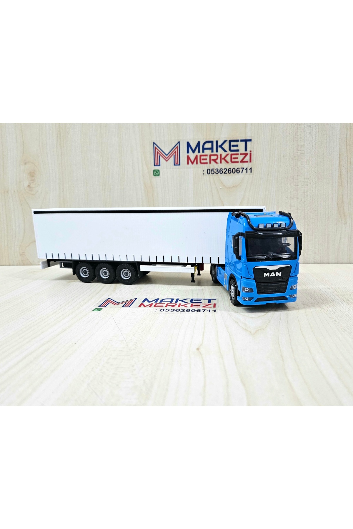 مدل خودرو کامیون BLUE MAN TGX GX به طول 30 سانتی متر در مقیاس 1 50 نام شرکت را می توان نوشت اورجینال Maket