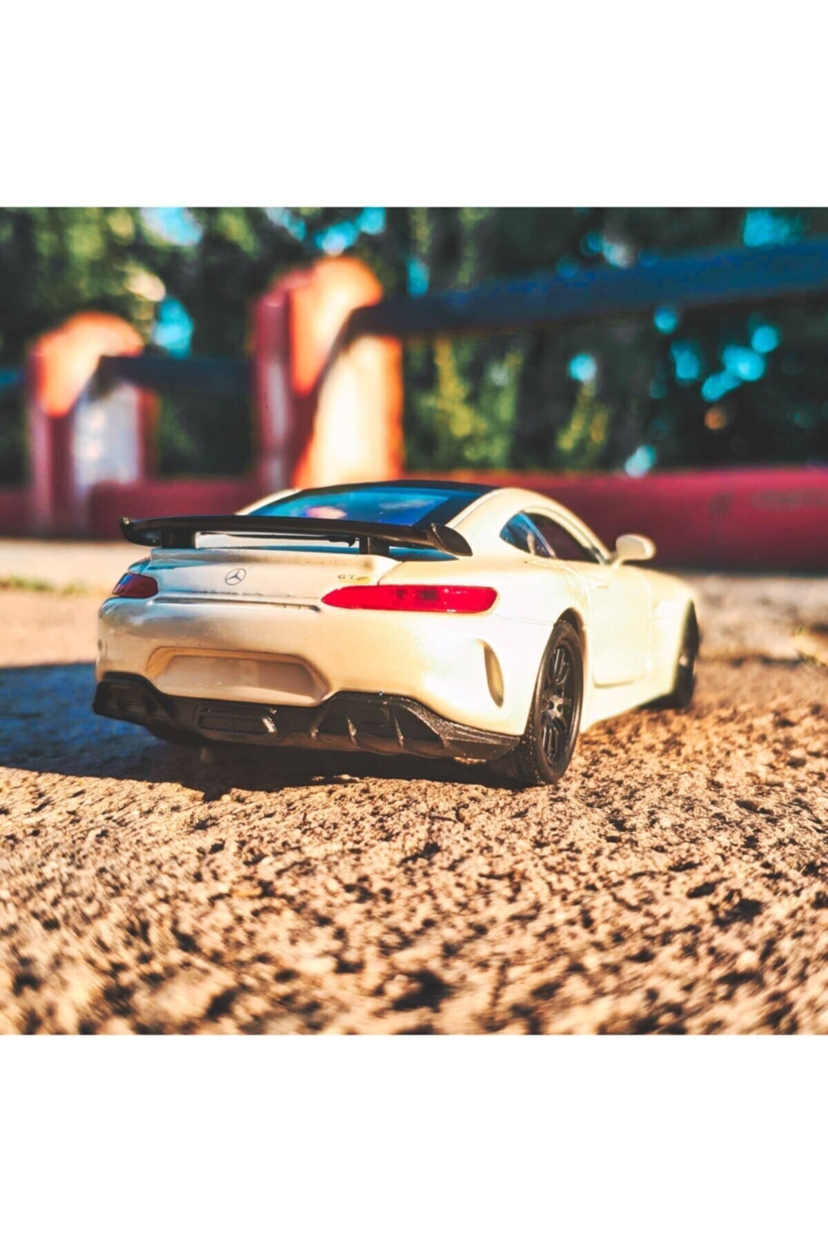 مدل خودرو مرسدس AMG GT R چک DROP DIECAST سفید اورجینال WELLY