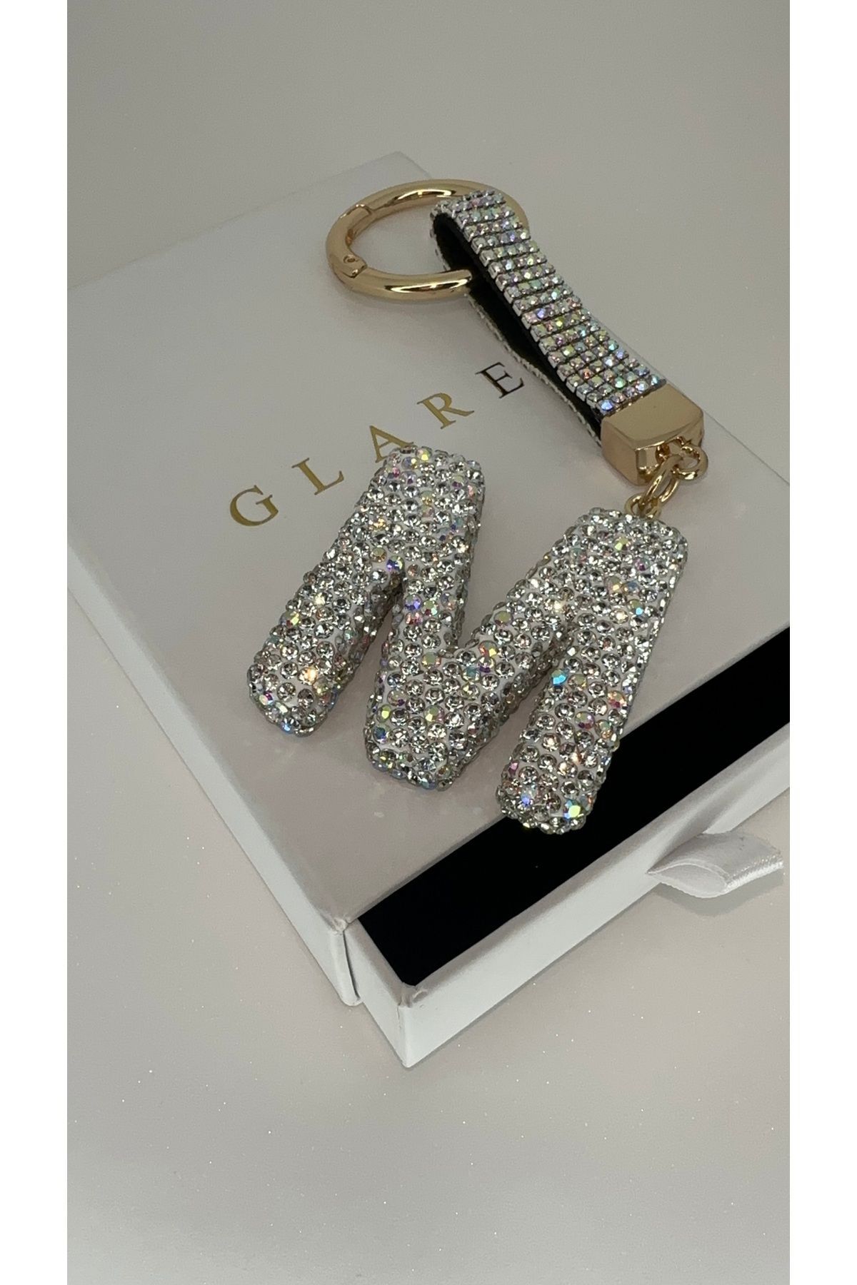 جلیقه کلید جاکلیدی حروف ام لوکس نقره ای سنگ زیرکون GLARE JEWELRY