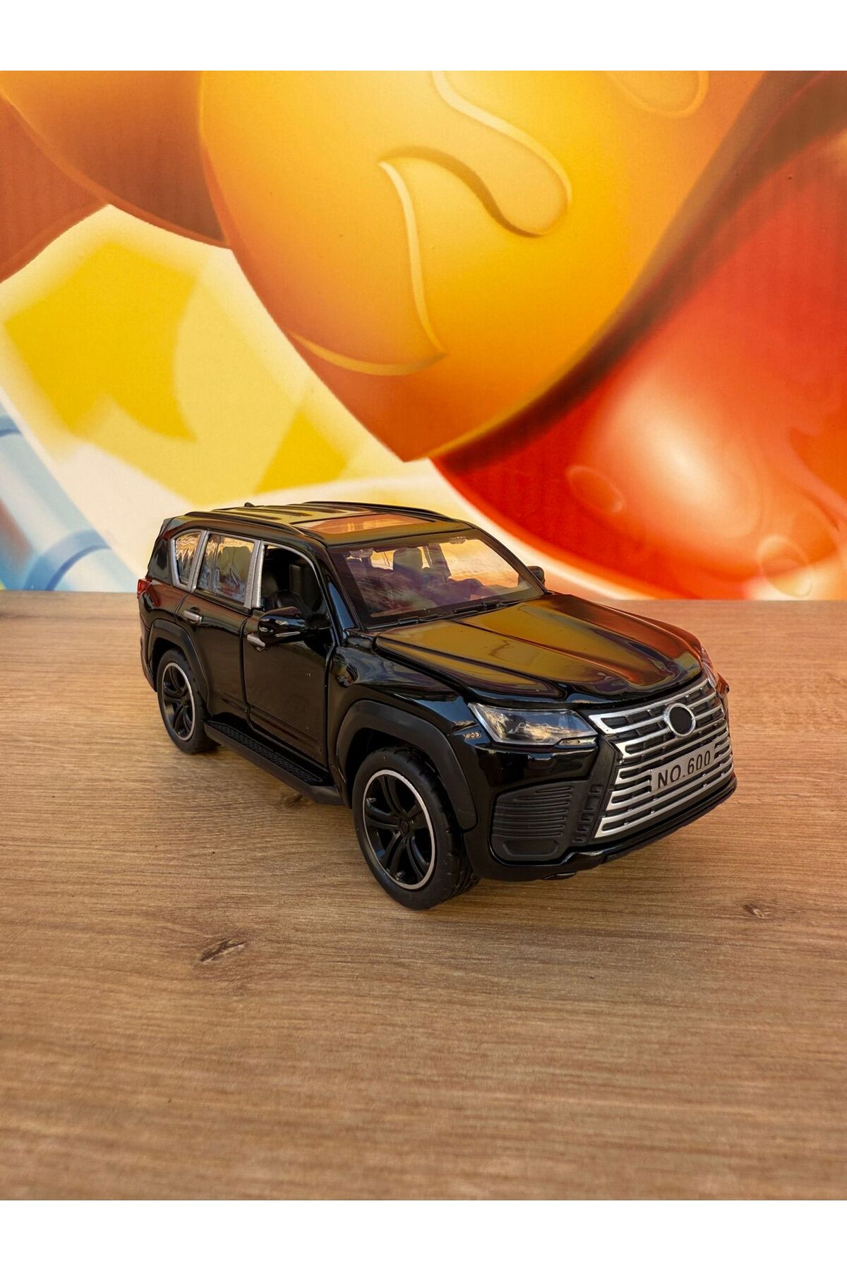 مدل خودرو LEXUS JEEP DIECAST CAR TOY 570 MODEL با درهای باز صدا و نور اورجینال scntoys