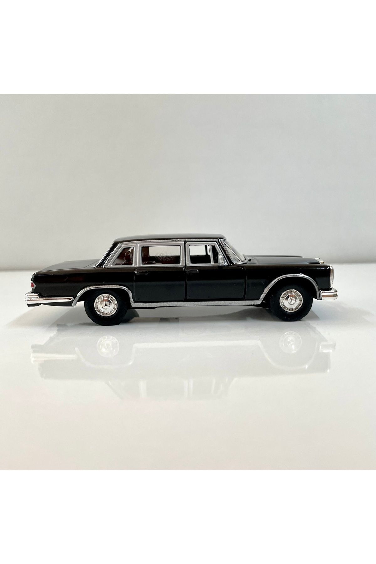 مدل خودرو 1963 MERCEDES BENZ 600 1 36 SCALE WELLY DIECAST METAL CAR TOY PULL DROP اورجینال WELLY