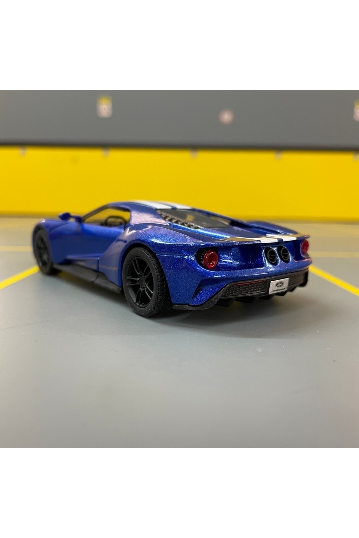 مدل خودرو FORD GT 1 36 SCALE DIECAST METAL MODEL CAR PULL DROP TOY 2017 از ترکیه Kinsmart