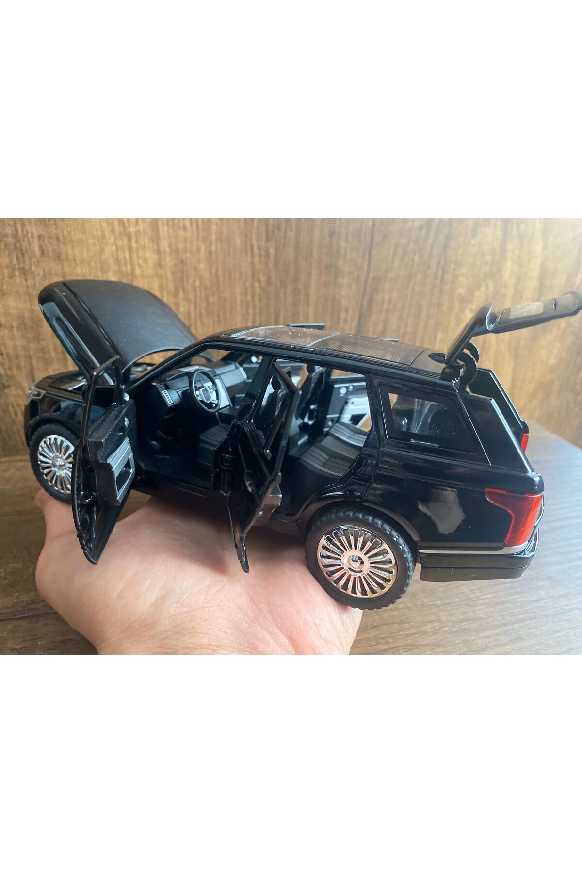 مدل خودرو ماشین رنجروور DIECAST دارای مجوز 6 در باز شده با چراغ های صدا RANGE ROVER VELAR اورجینال scntoys