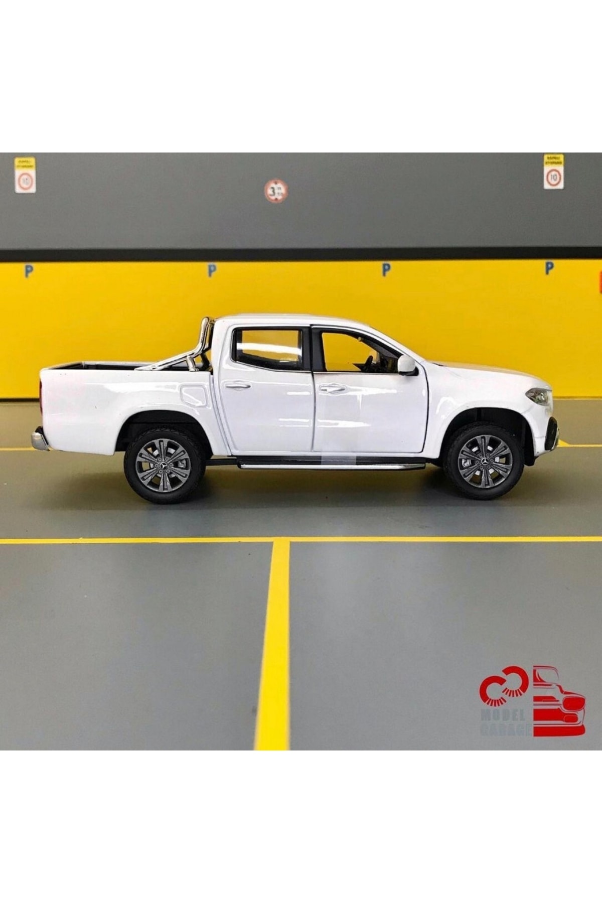مدل خودرو مرسدس بنز X CLASS 1 24 SCALE C&amp;C MODEL GARAGE DIECAST METAL CAR اورجینال WELLY