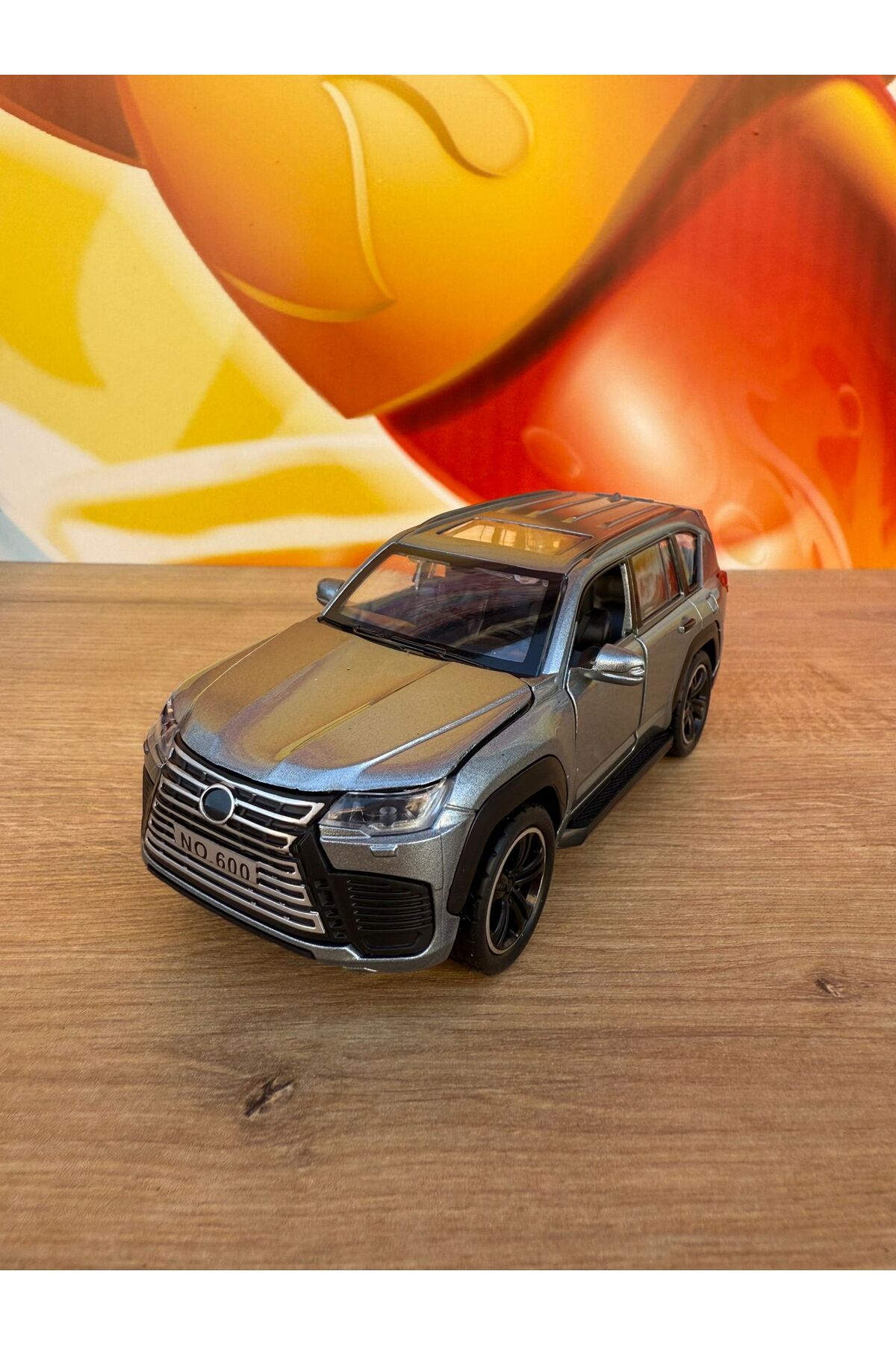مدل خودرو لکسوس JEEP DIECAST CAR SMOKED DESERT LEXUS 570 MODEL درهای باز شونده با صدا و نور اورجینال scntoys