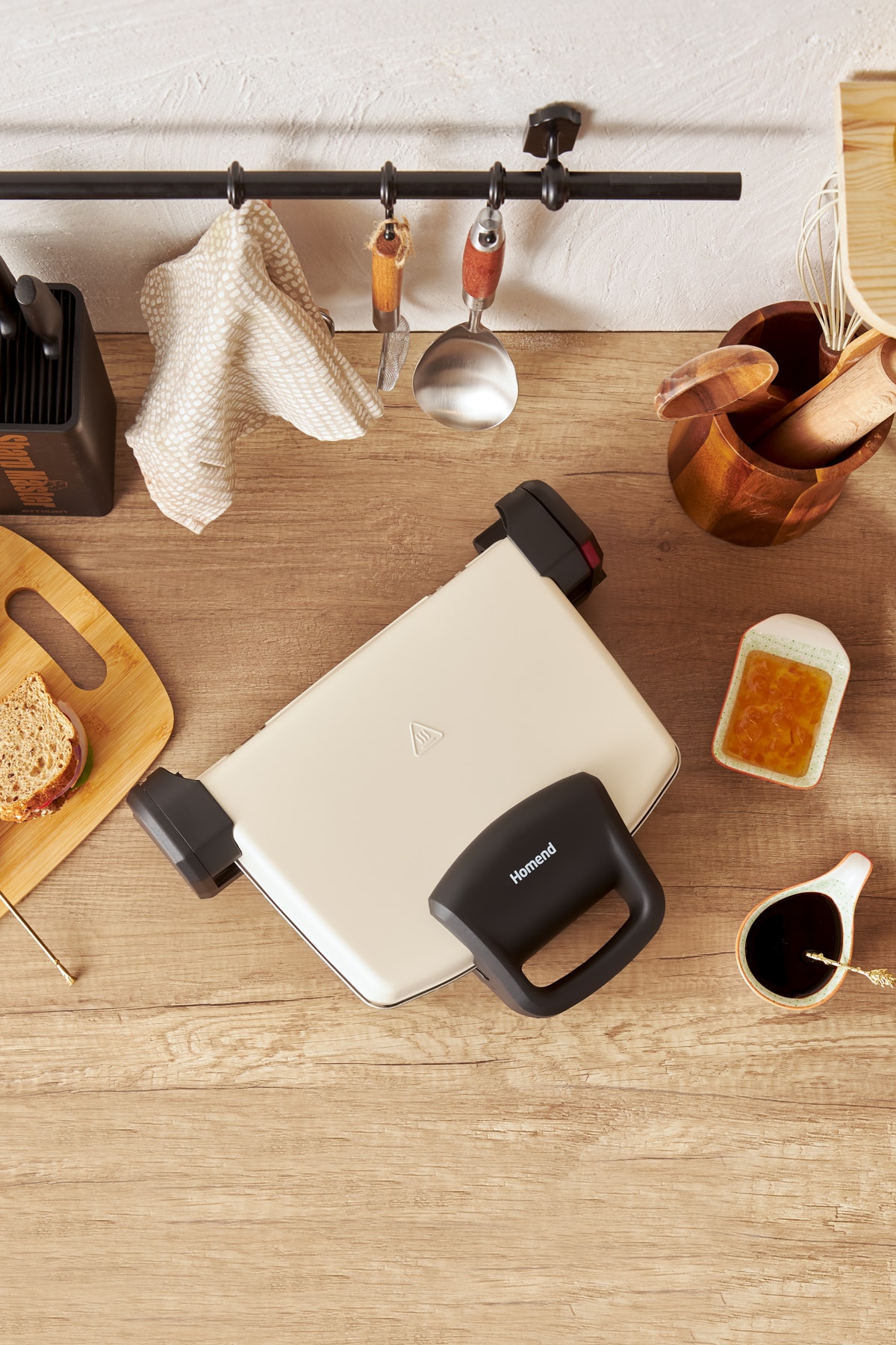 دستگاه ساندویچ و تست TOASTBUSTER 1337H 4 نان توستر کرم اورجینال HOMEND