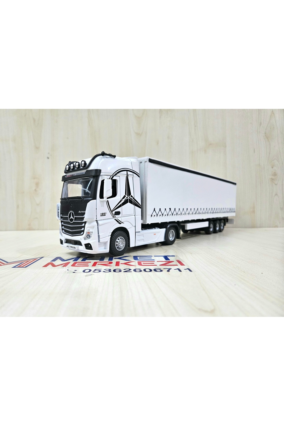 مدل خودرو نیم متر طول 1 36 MERCEDES ACTROS TILT TRUCK MODEL نام نوشته شده سفید اورجینال Maket