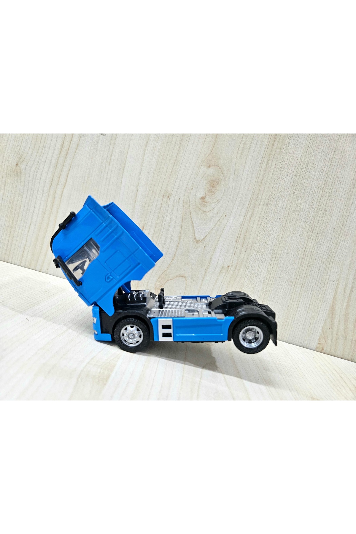 مدل خودرو کامیون BLUE MAN TGX GX به طول 30 سانتی متر در مقیاس 1 50 نام شرکت را می توان نوشت اورجینال Maket