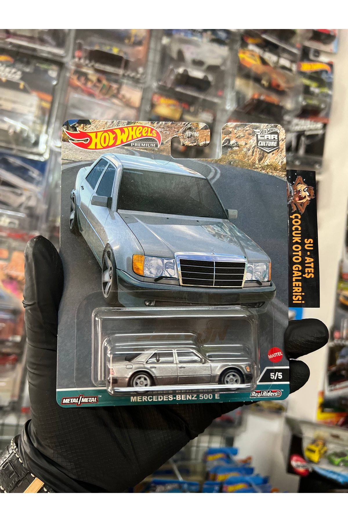 ماشین اسباب بازی مرسدس بنز 500E 1.64 حق بیمه هات ویلز اورجینال HOT WHEELS