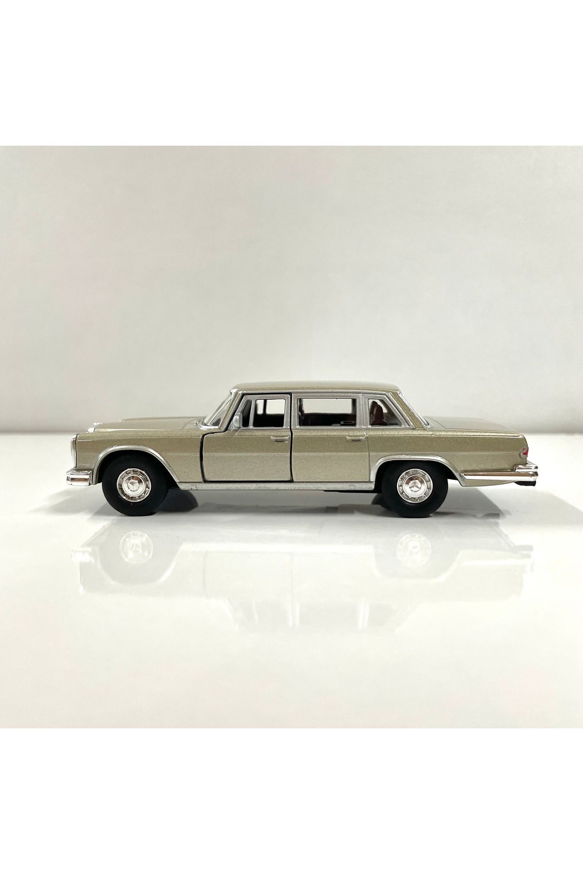مدل خودرو 1963 MERCEDES BENZ 600 1 36 SCALE WELLY DIECAST METAL CAR TOY PULL DROP اورجینال WELLY