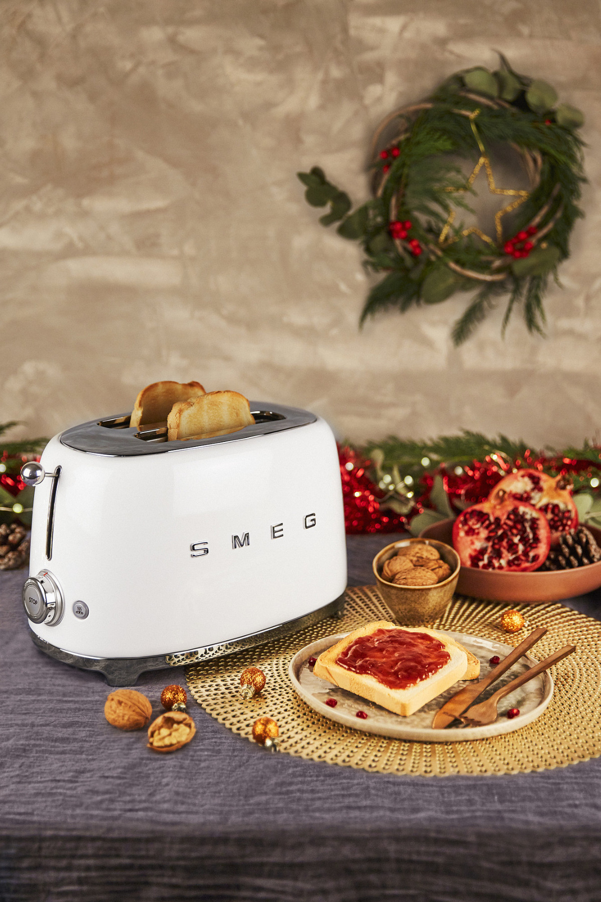 توستر سفید یکپارچهسازی با سیستمعامل دهه 50 2X1 TSF01WHEU اورجینال Smeg