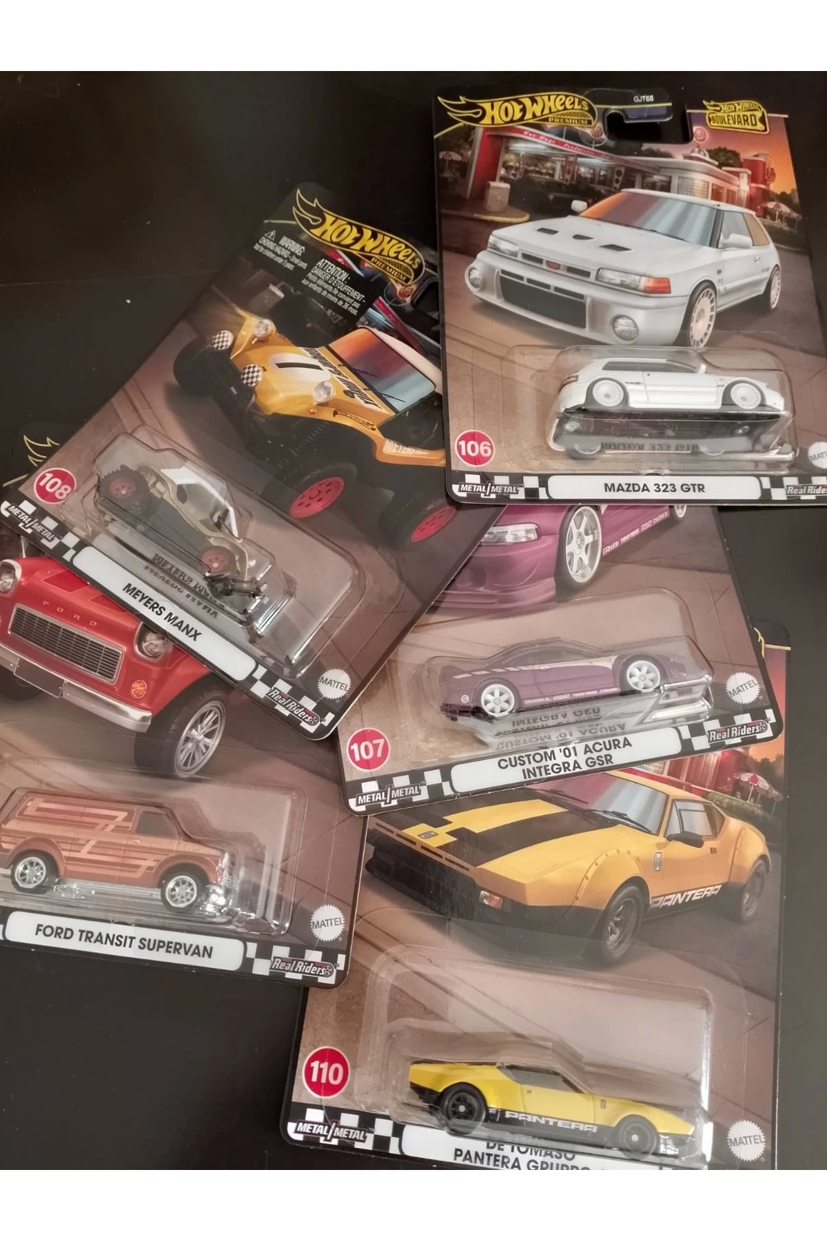 ماشین اسباب بازی بلوار خودروهای پریمیوم 2024 میکس 4 ست 5 تایی GJT68 979Y از ترکیه HOT WHEELS