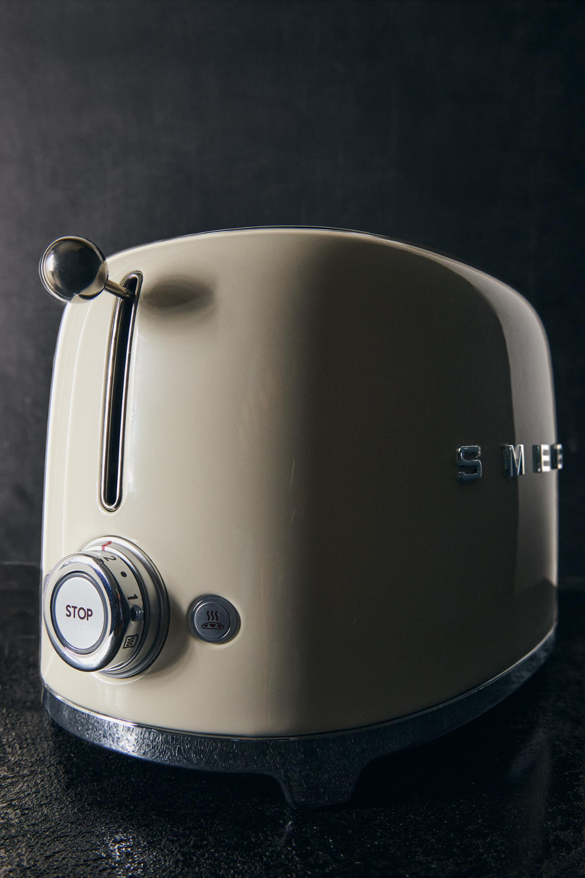 توستر کرم یکپارچهسازی با سیستمعامل سبک دهه 50 2X1 TSF01CREU اورجینال Smeg