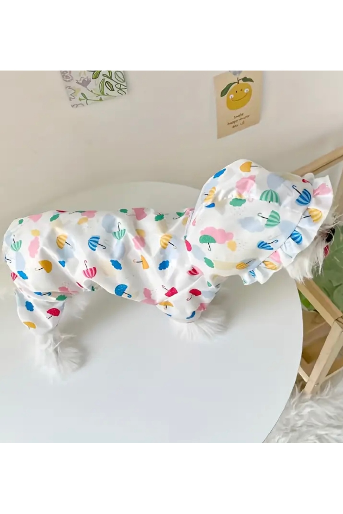 بارانی سرهمی سگ پاو بوتیک Paw Butik، ضدآب و کلاه‌دار با طرح چتر رنگی سفید