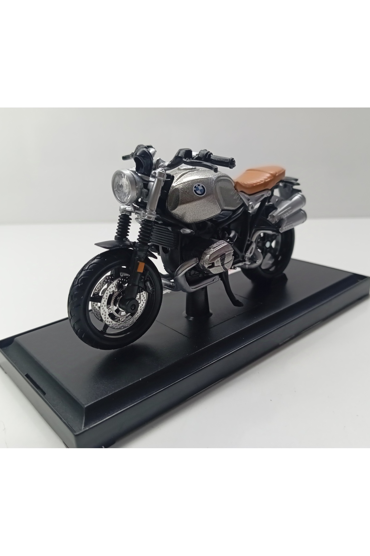 مدل خودرو DIANOMI MAISTO در مقیاس 1:18 BMW R SCRAMBLER موتور سیکلت فلزی اورجینال Maisto