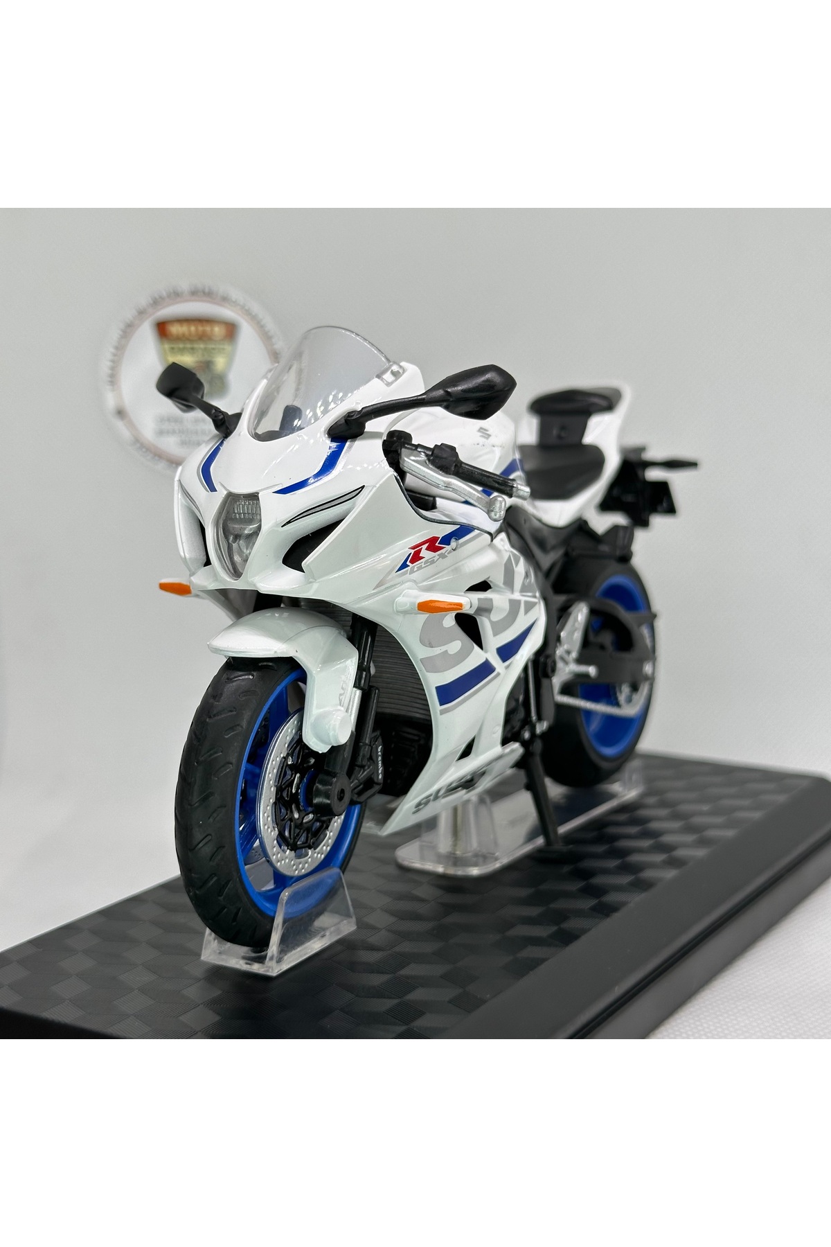 مدل خودرو سوزوکی GSX R1000 موتورسیکلت دیکست 1:12 – و مجموعه فلزی MAISTO دارای مجوز سفید اورجینال Maisto Diecast