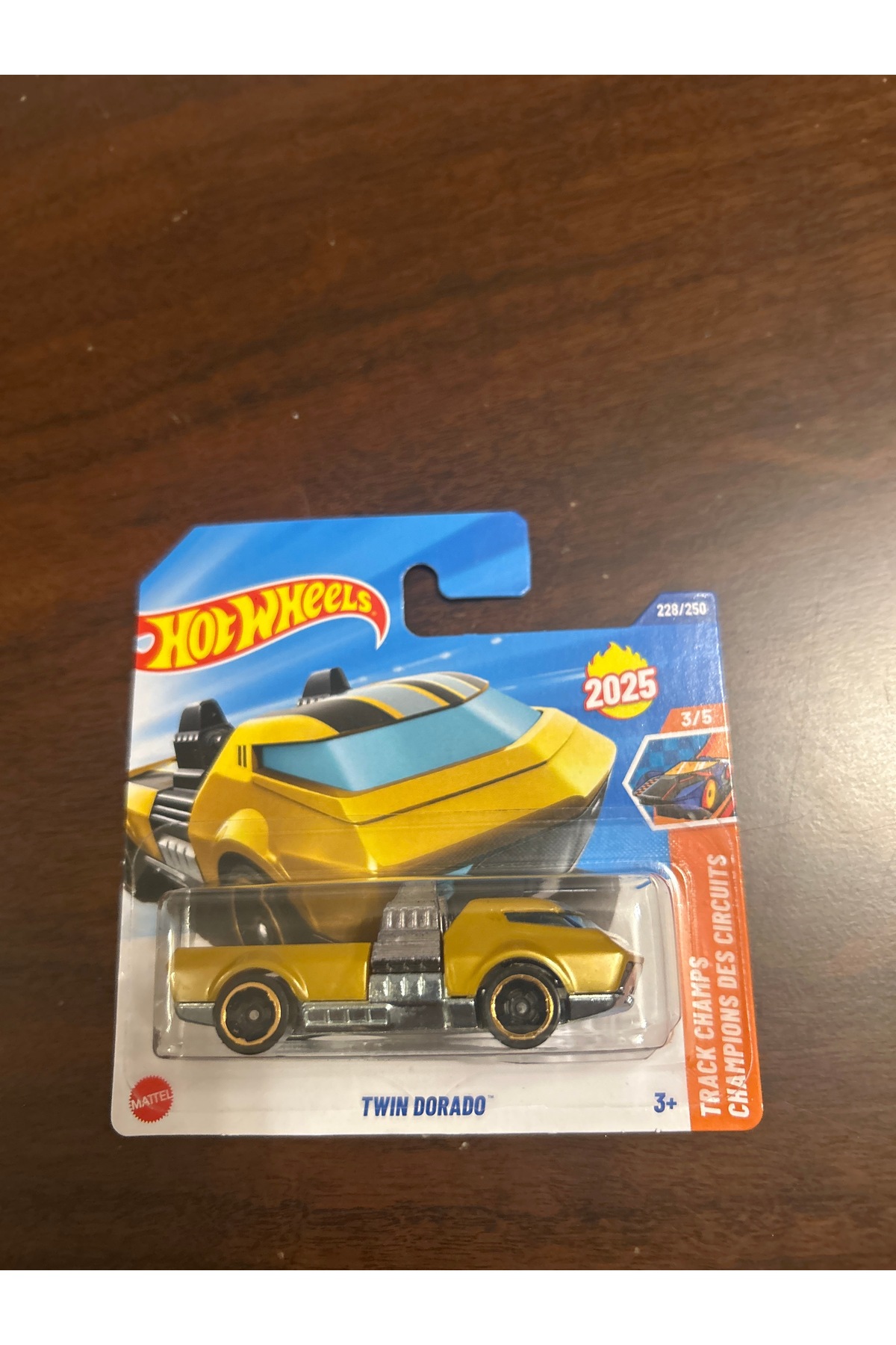 ماشین اسباب بازی TWIN DORADO HYW49 از ترکیه HOT WHEELS