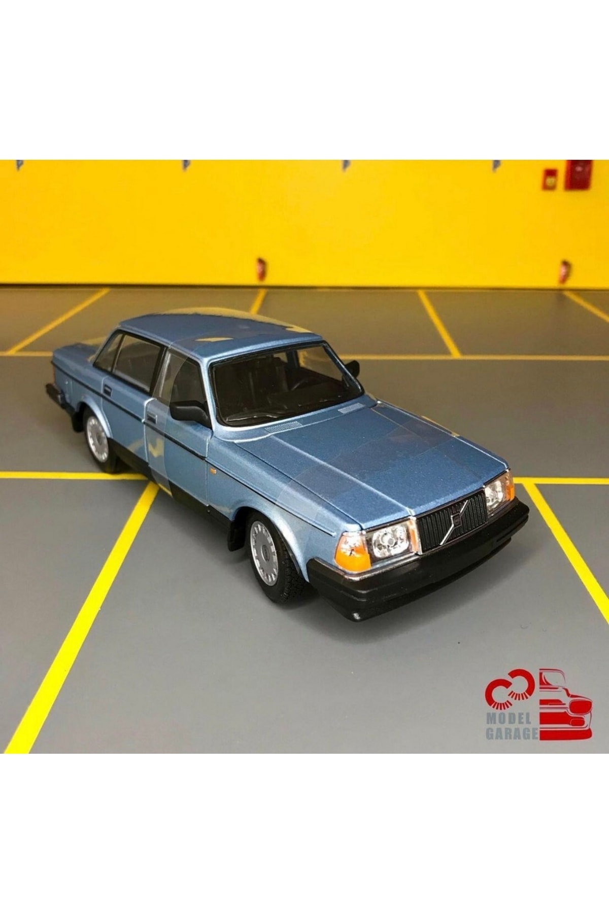 مدل خودرو VOLVO 240 GL 1 24 SCALE C&amp;C MODEL GARAGE DIECAST METAL CAR اورجینال WELLY