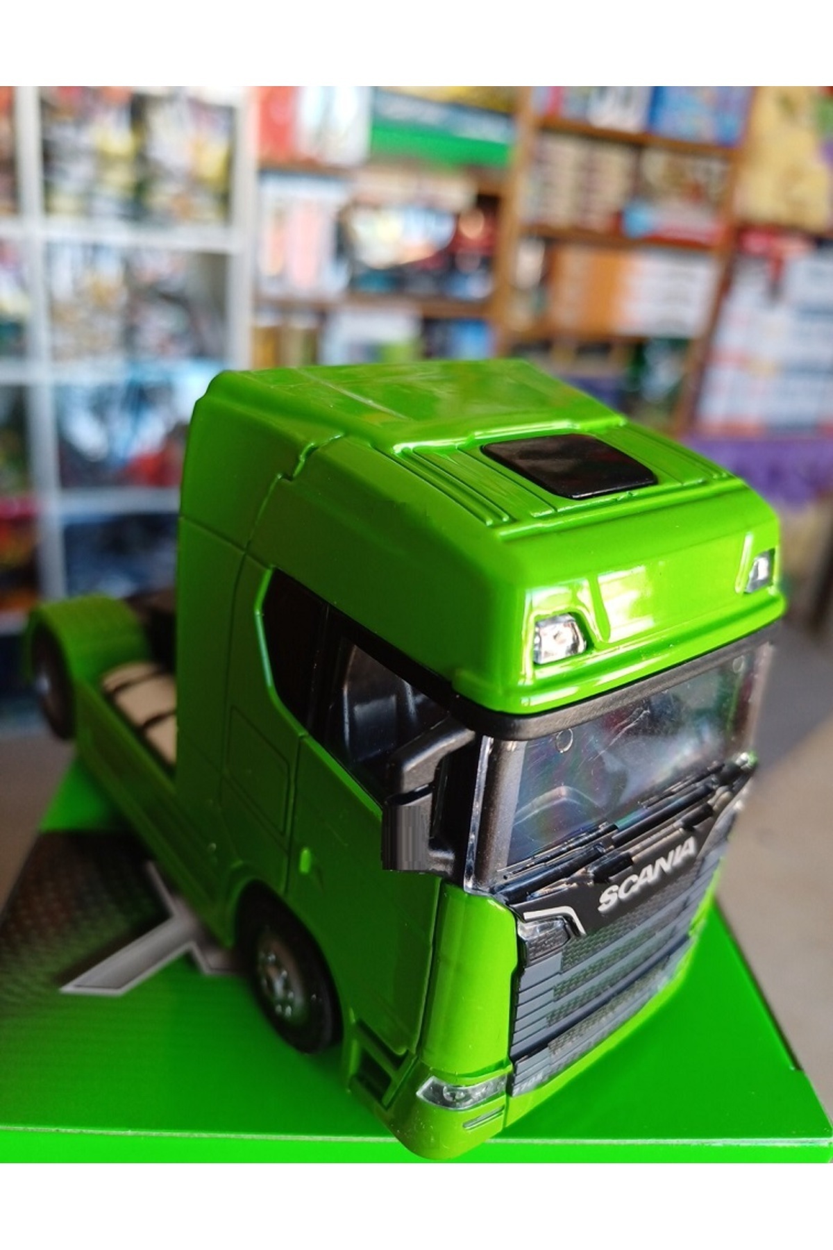 مدل خودرو سر کامیون فلزی SCANIA V8 R73 با بازشو به جلو 1.64 DIECAST GREEN اورجینال Oyuncak Evi