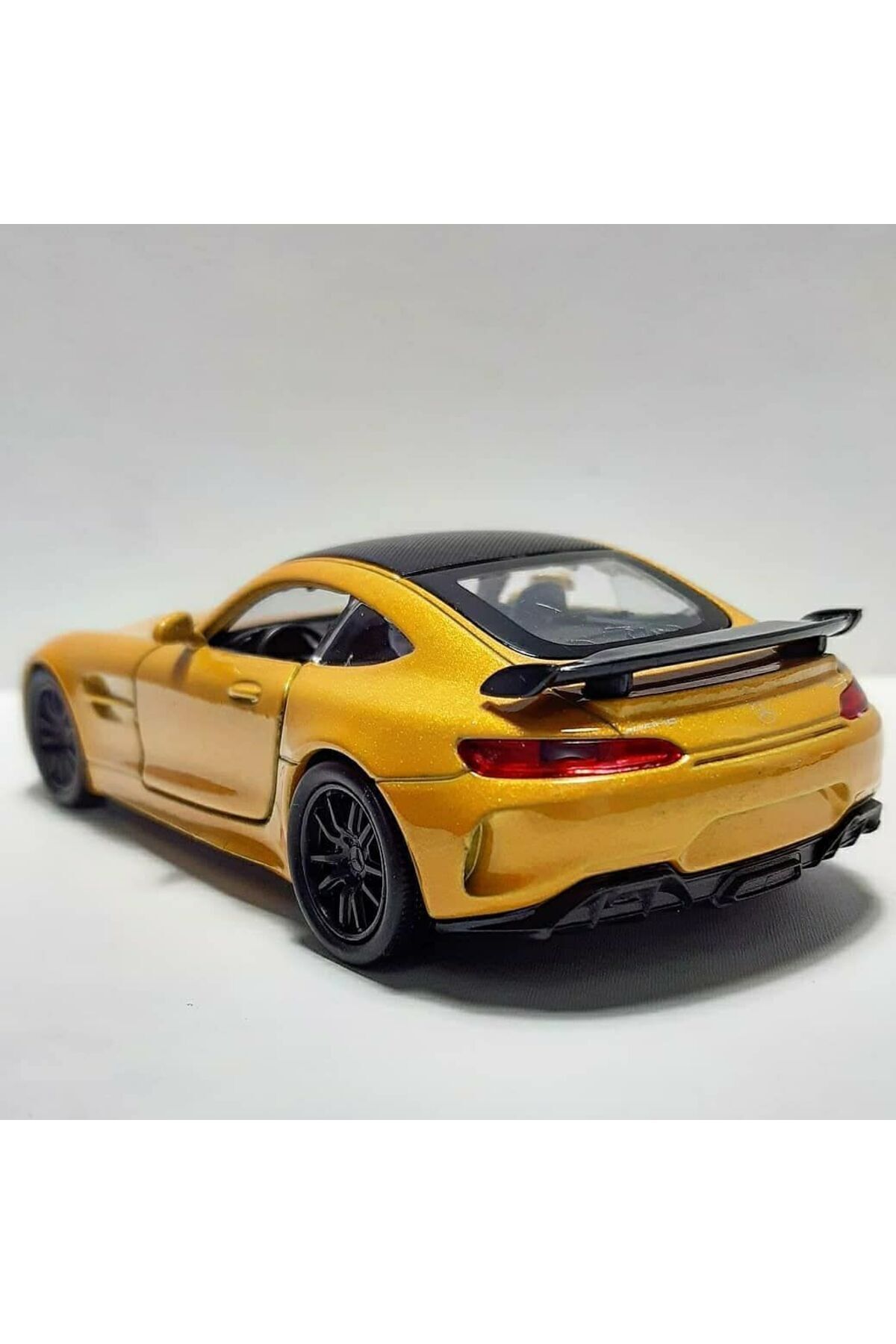 مدل خودرو خودروی فلزی 1.36 SCALE WELLY MARCEDE AMG GTR 12 CM زرد با مجوز اورجینال WELLY