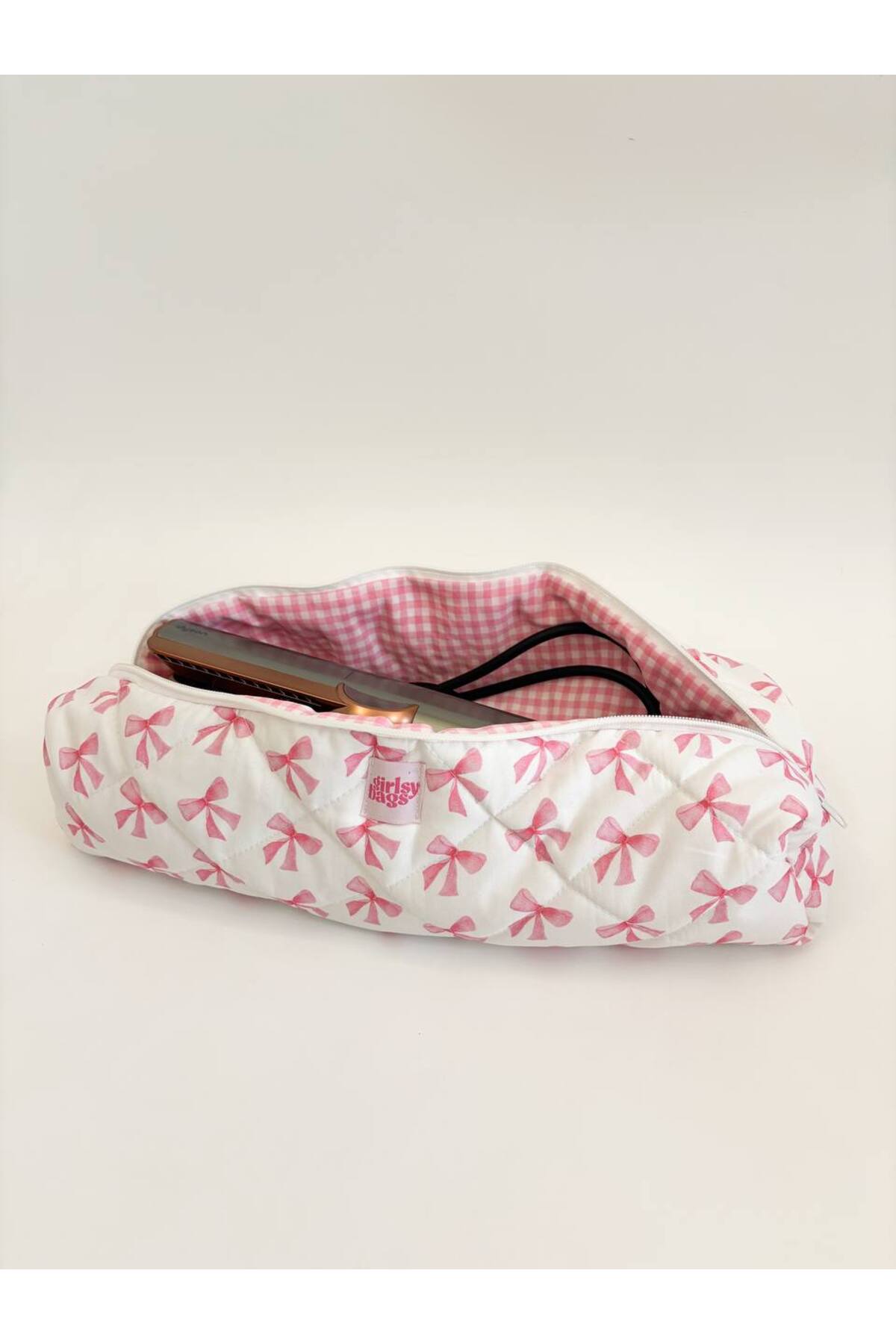 کیف لوازم آرایش بزرگ با طراحی زیبا و رنگ صورتی مناسب برای سفر girlsybags