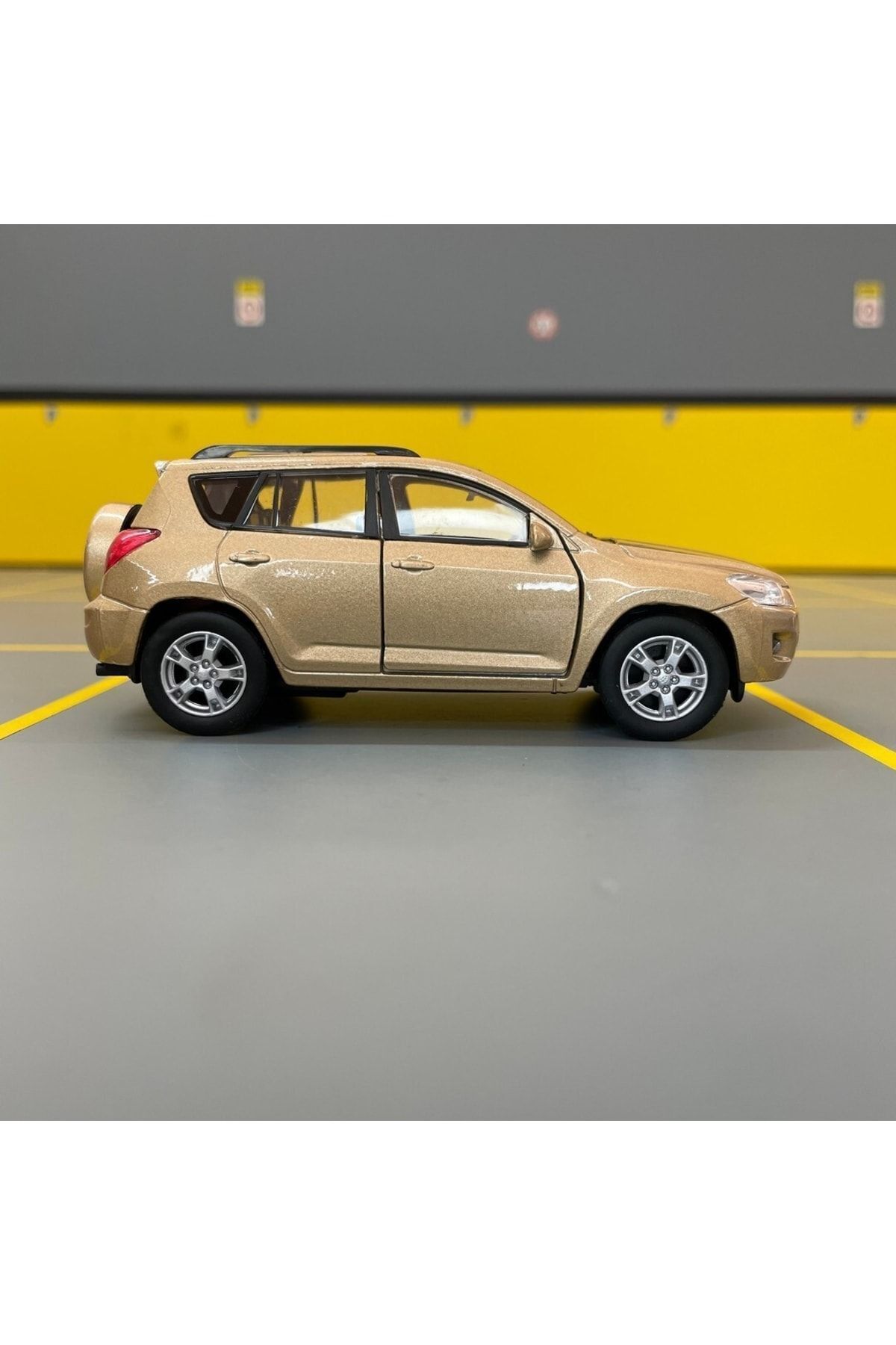 مدل خودرو TOYOTA RAV4 1 36 SCALE DIECAST METAL MODEL CAR PULL DROP TOY اورجینال WELLY