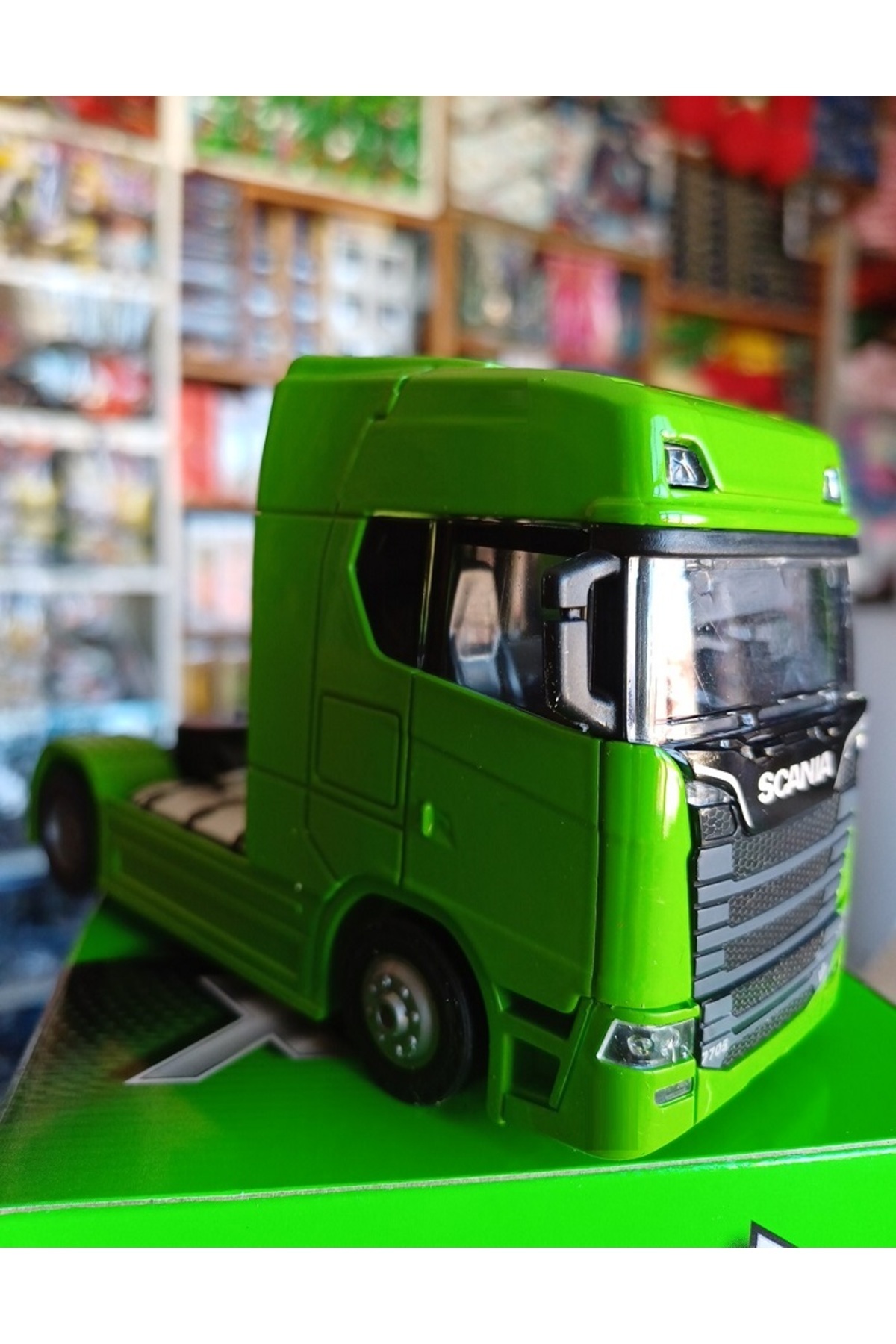 مدل خودرو سر کامیون فلزی SCANIA V8 R73 با بازشو به جلو 1.64 DIECAST GREEN اورجینال Oyuncak Evi