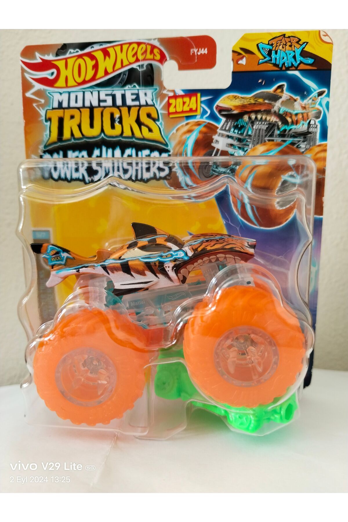 ماشین اسباب بازی خودروهای کلکسیونی سری MONSTER TRUCKS ویژه TIGER SHARK GIANT WHEELS از ترکیه HOT WHEELS