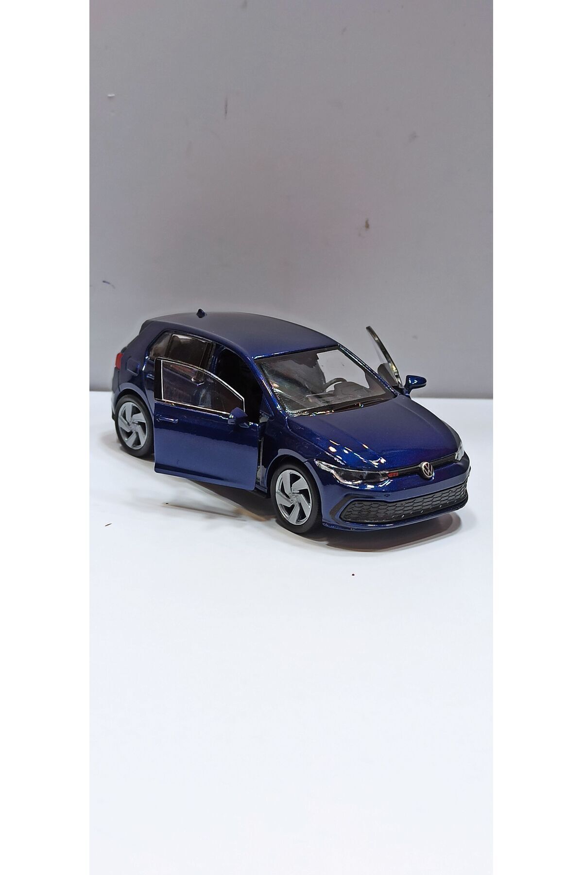 ماشین اسباب بازی VW GOLF 8 GTI اورجینال WELLY