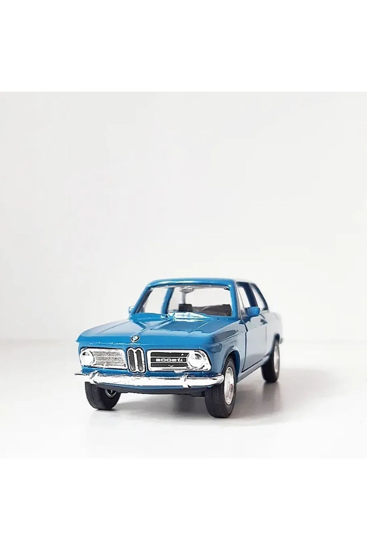 مدل خودرو ماشین فلزی 12 سانتی متری BMW 2002TI CM با نام تجاری WELLY 1.36 از ترکیه WELLY