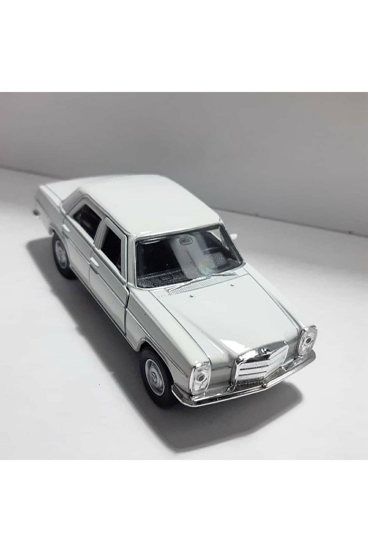 مدل خودرو 1.36 SCALE WELLY BRAND LICENSED MERCEDES BENZ 220 W115 CASE سفید COLOR 12 CM اورجینال WELLY