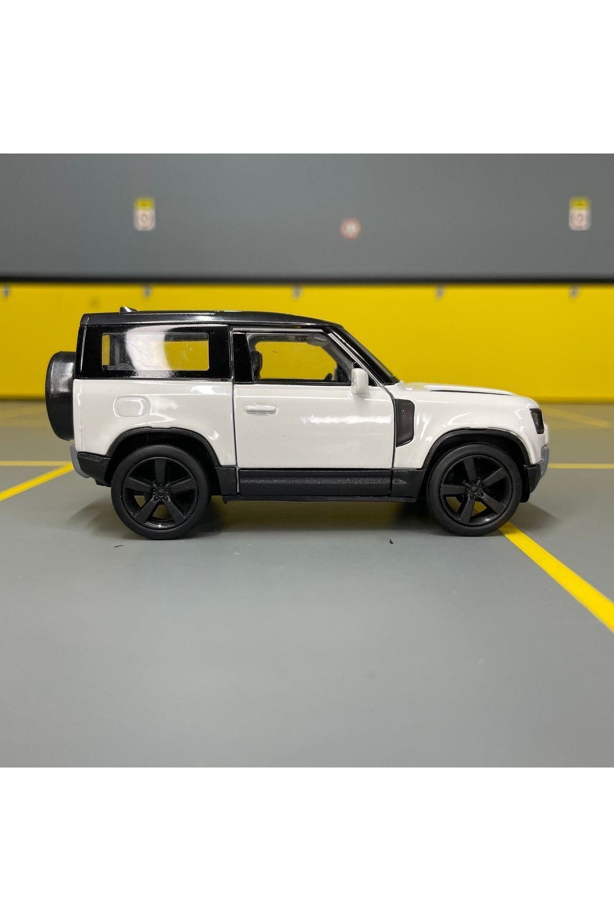 مدل خودرو LAND ROVER DEFENDER 2020 1 36 SCALE DIECAST METAL MODEL CAR TOY PULL DROP اورجینال WELLY