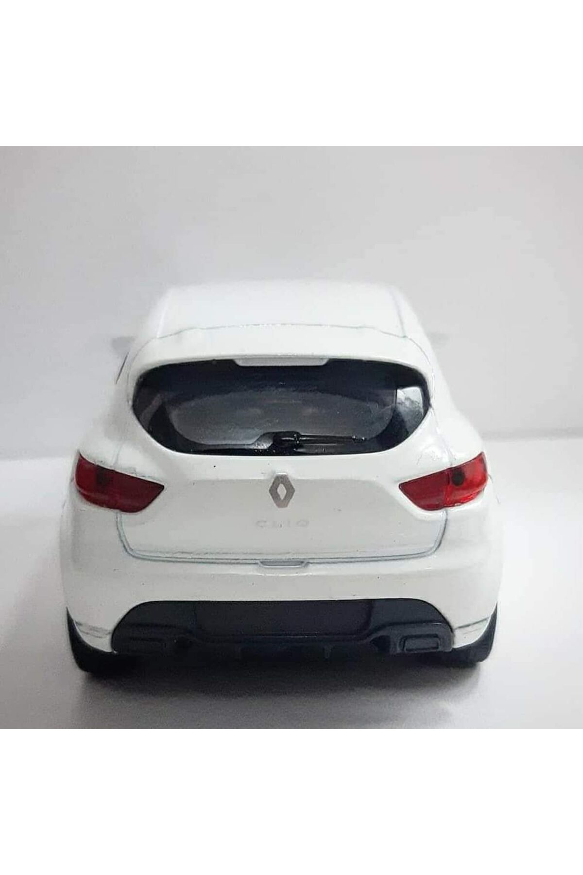 مدل خودرو 1.36 RENAULT CLIO MODEL METAL CAR سفید اورجینال WELLY