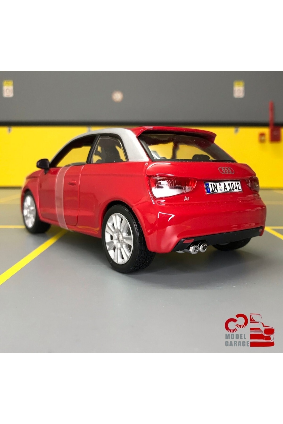 مدل خودرو AUDI A1 1 24 SCALE C&amp;C MODEL GARAGE DIECAST METAL CAR اورجینال Burago