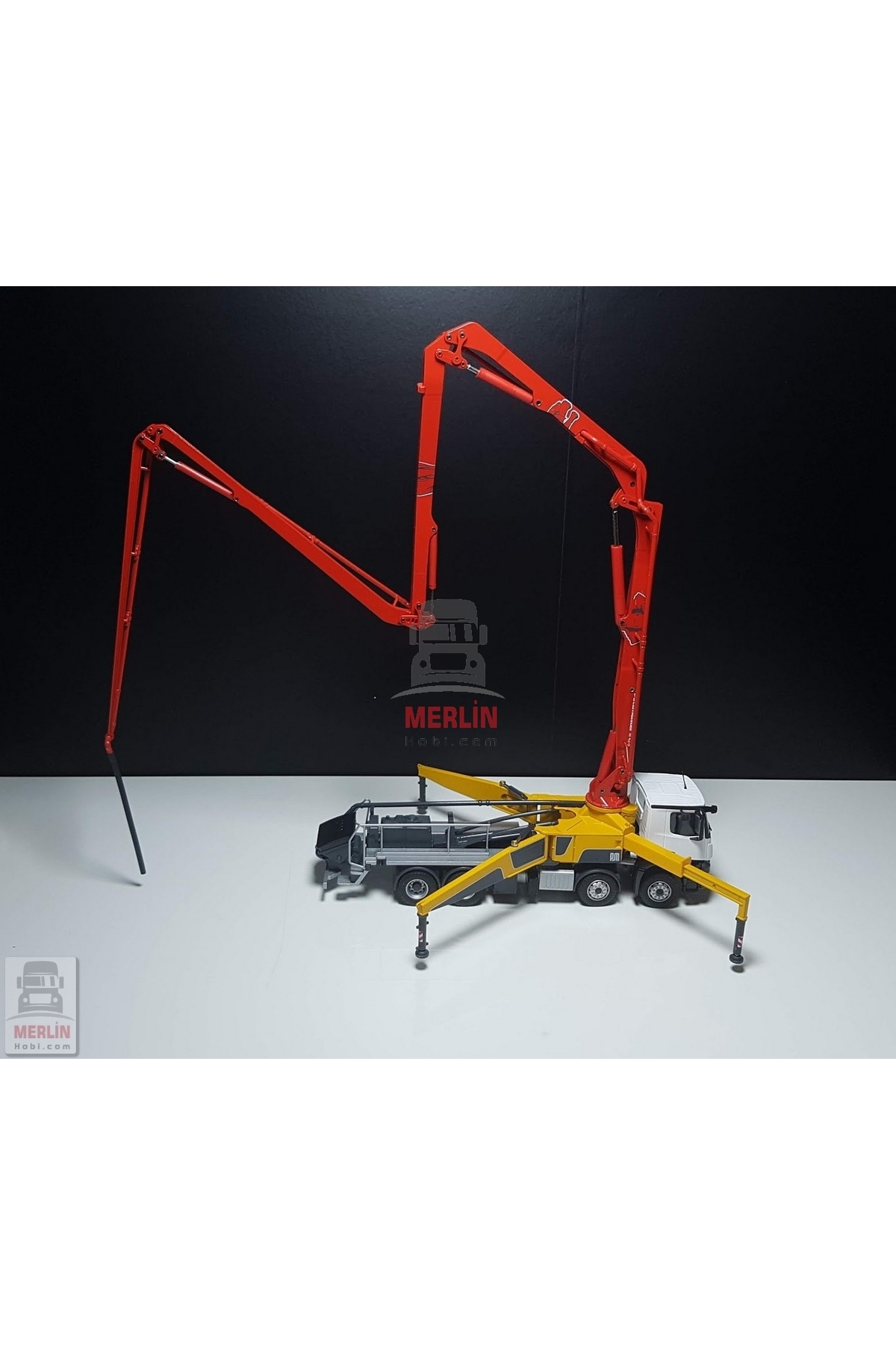 مدل خودرو پمپ بتن 1 50 مرسدس AROCS 8X4 PUTZMEISTER ERGONIC 3 42M اورجینال Conrad