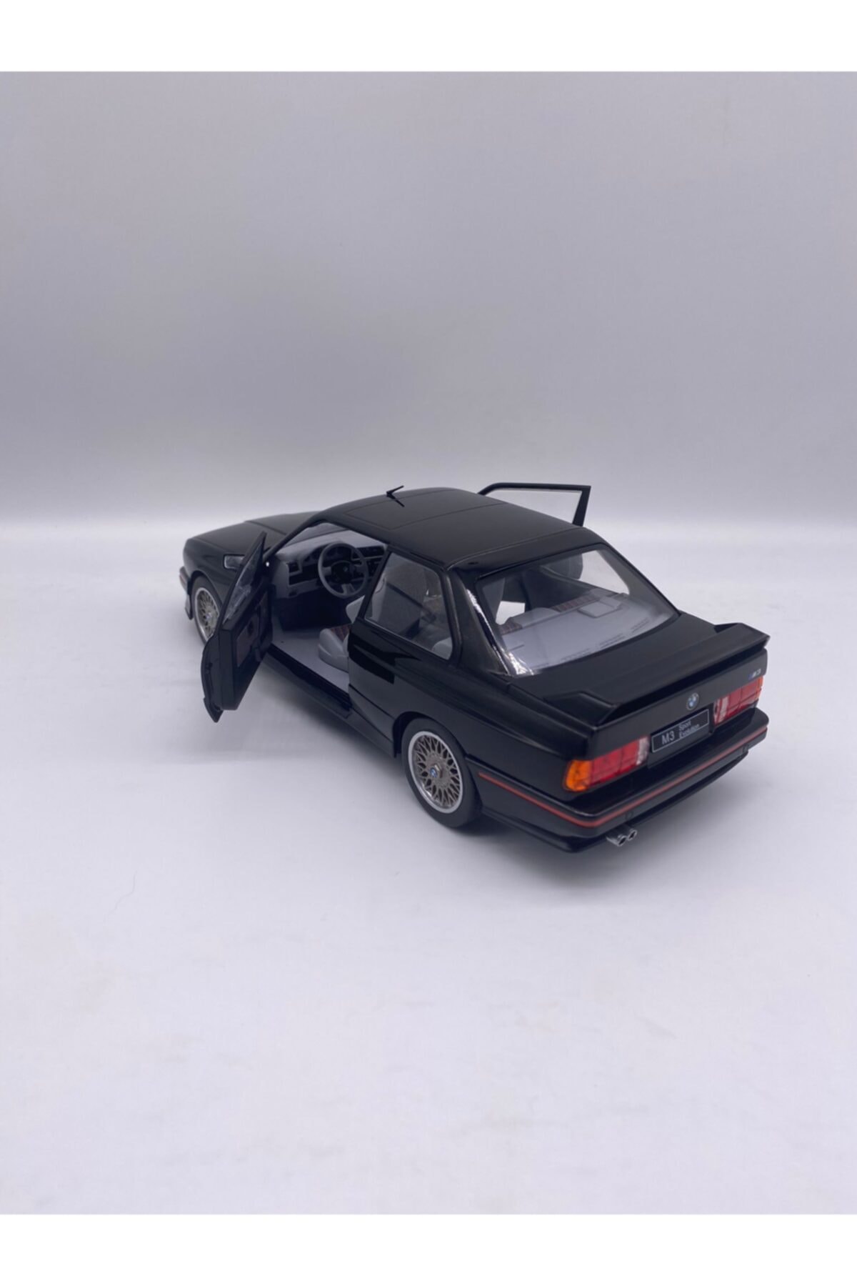 مدل خودرو ماشین BMW E30 SPORT EVO مشکی DIECAST در مقیاس 1:18 اورجینال Solido