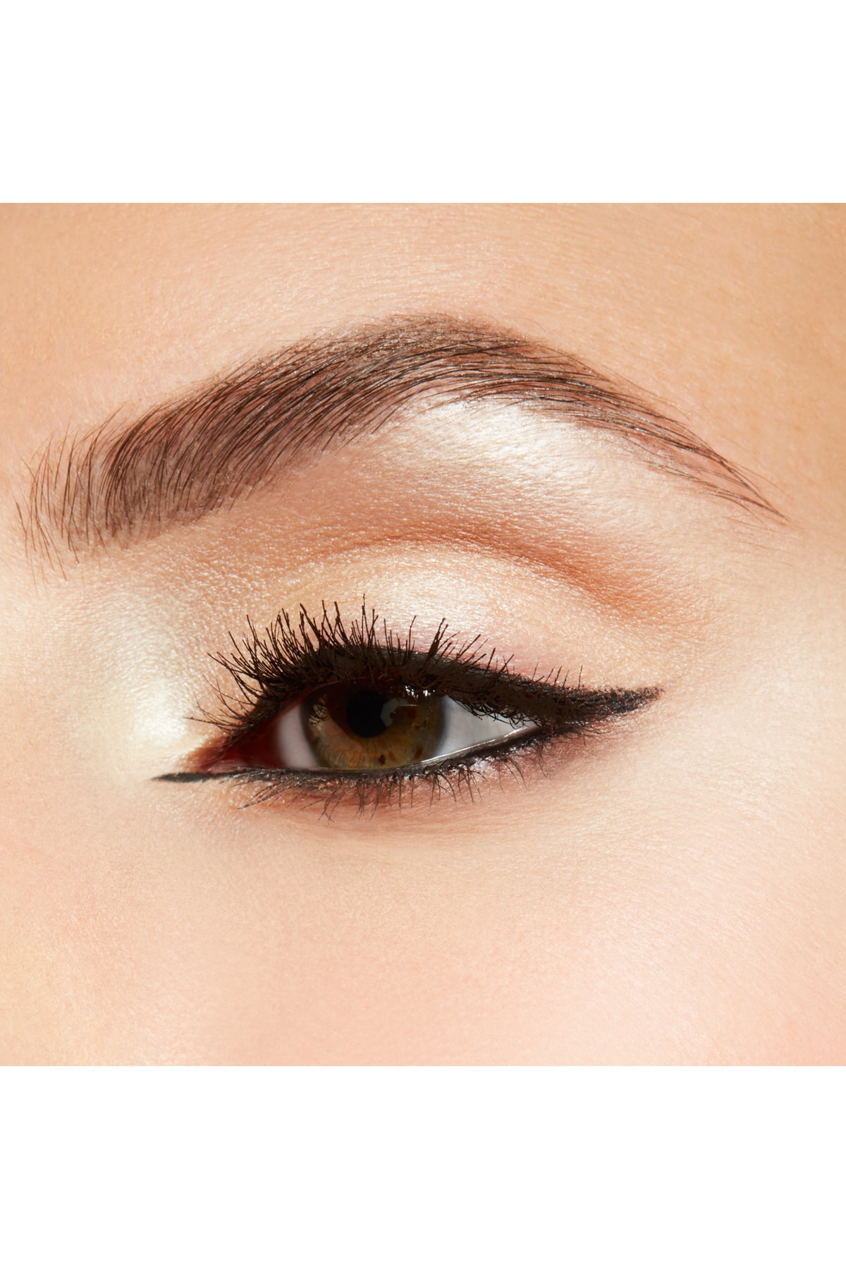 سايه چشم تکی مدل NYLON  رنگ طلای کم رنگ با درخشش یخی حجم 1.5 میل مک MAC