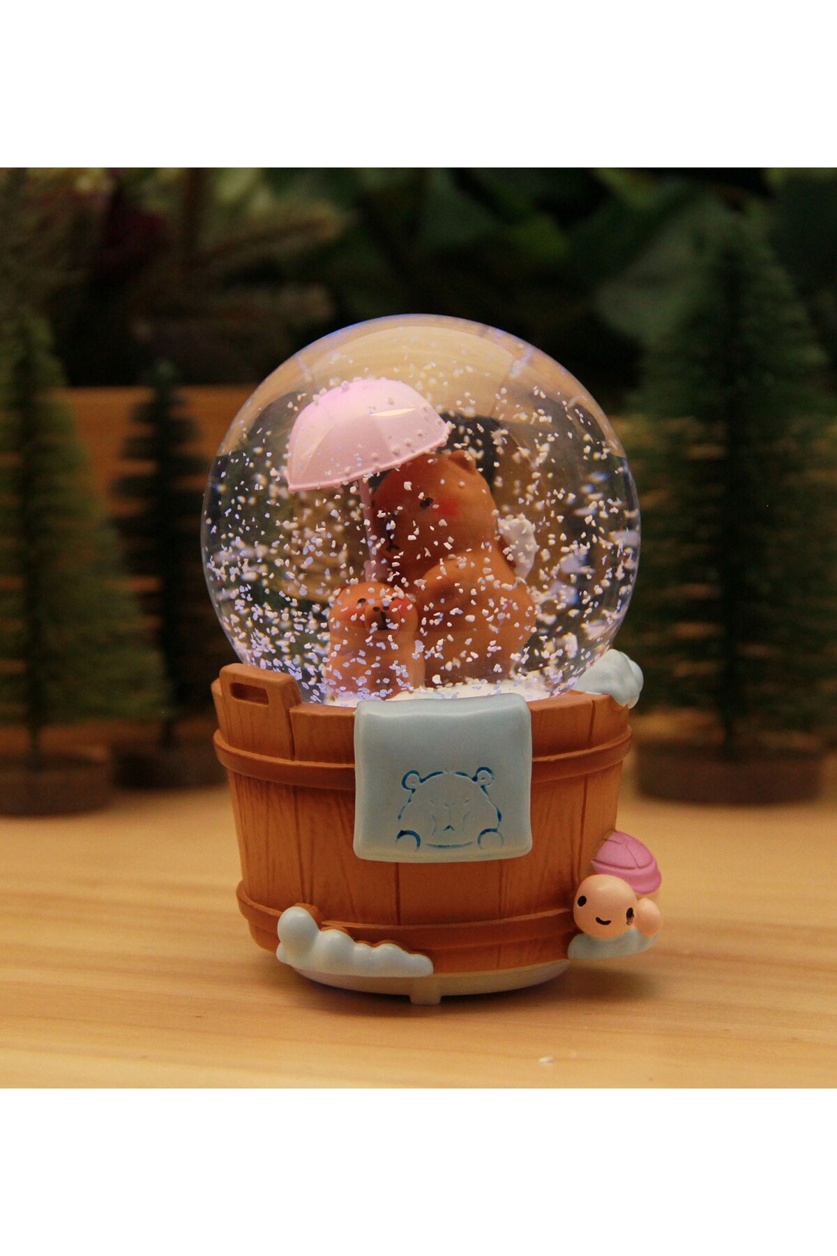 گوی برفی CAPYBARA SNOW GLOBE با نور و موسیقی در اندازه بزرگ B از ترکیه HEDİYEBİZİZ
