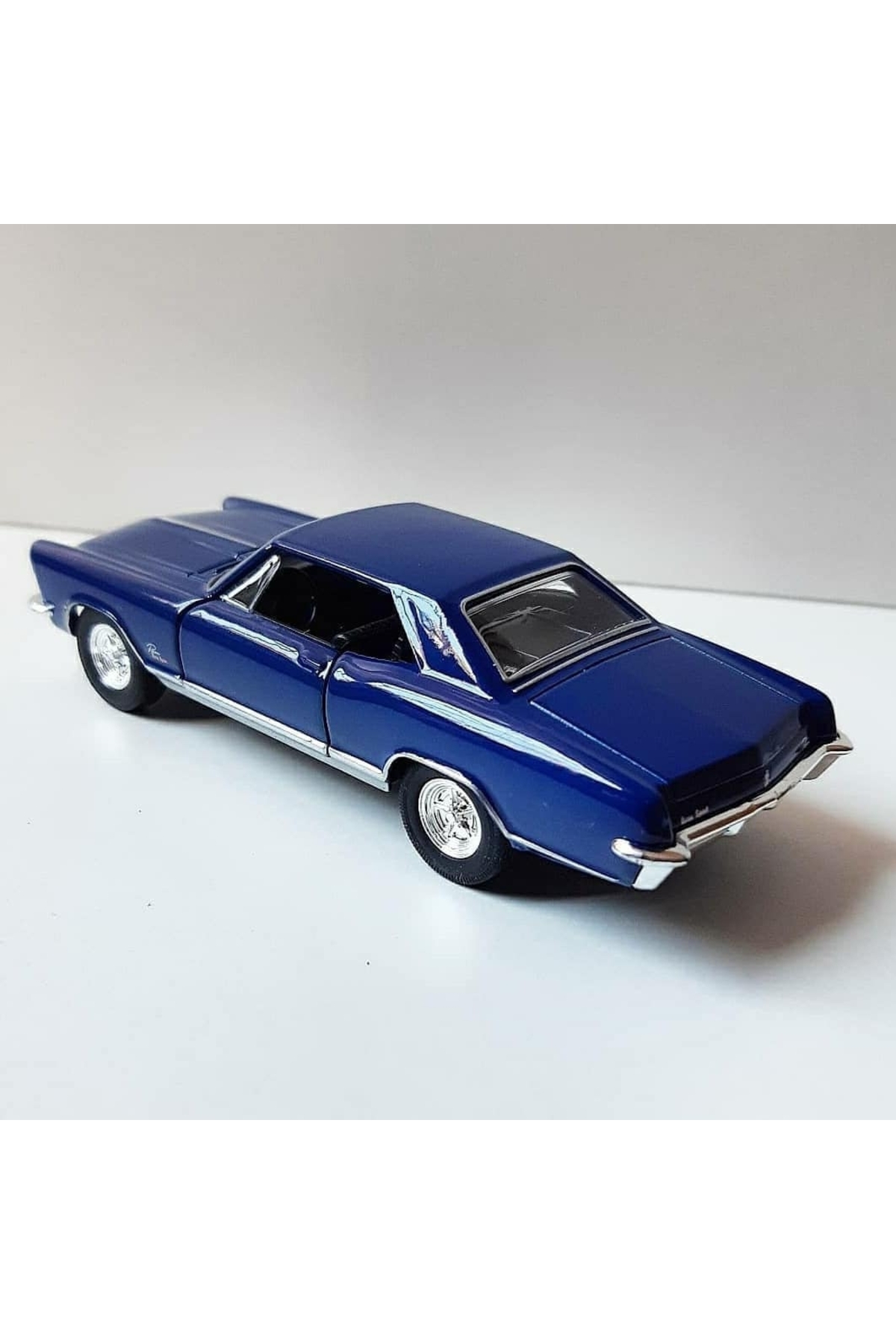 مدل خودرو 1.36 SCALE WELLY BRAND دارای مجوز 1965 BUICK رنگ آبی تیره 12 سانتی متر ماشین فلزی اورجینال WELLY