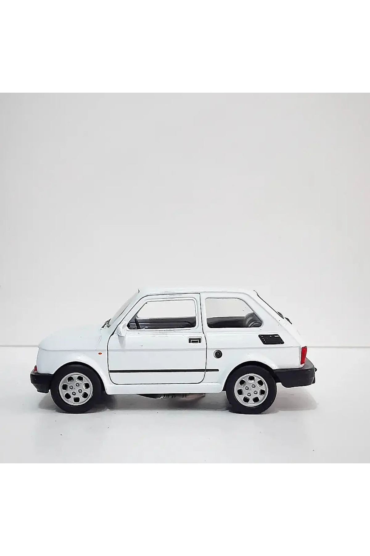 مدل خودرو 1.36 SCALE WELLY BRAND FIAT 126 سفید COLOR 12CM MELAL CAR اورجینال WELLY