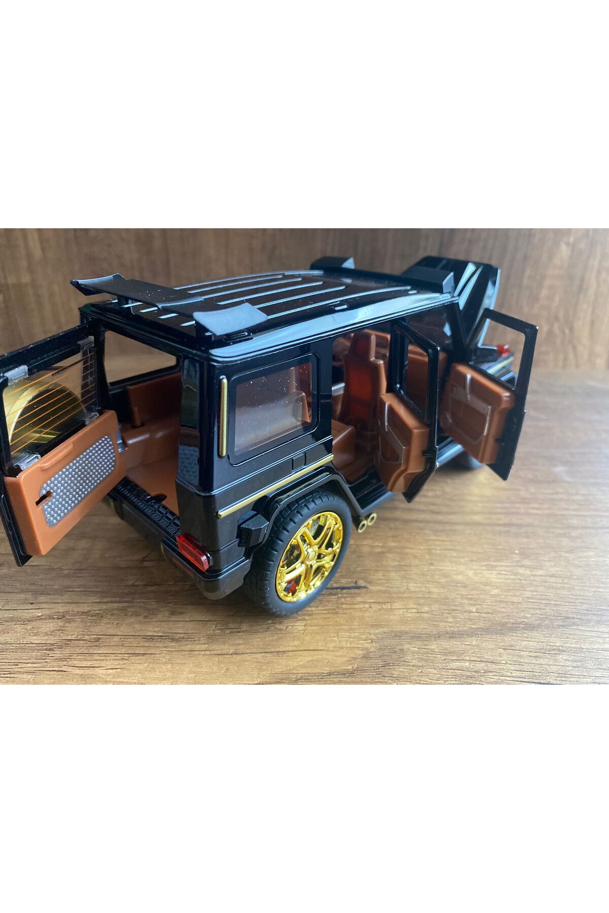 مدل خودرو MERCEDES G65 JEEP DIECAST CAR METAL 6 در باز شدن با چراغ های صوتی G63 اورجینال scntoys