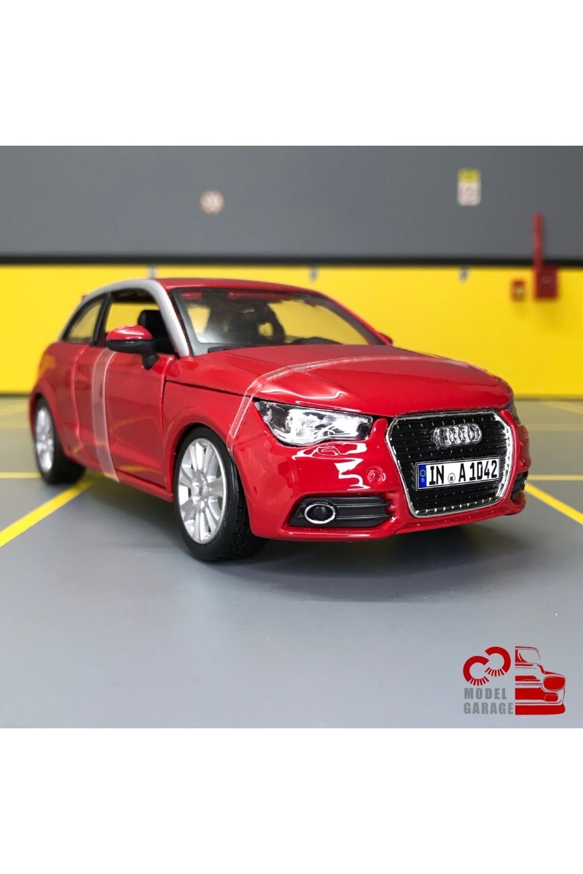 مدل خودرو AUDI A1 1 24 SCALE C&amp;C MODEL GARAGE DIECAST METAL CAR اورجینال Burago