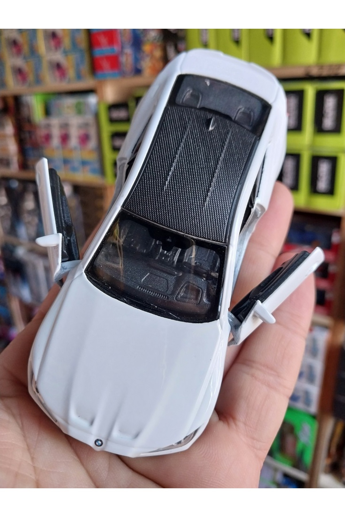 مدل خودرو BMW M4 NEW 2022 CASE 1.36 DIECAST ORIGINAL METAL CAR PULLBACK DOORS OPEN WHITE از ترکیه OYUNCAKSAHİLİ