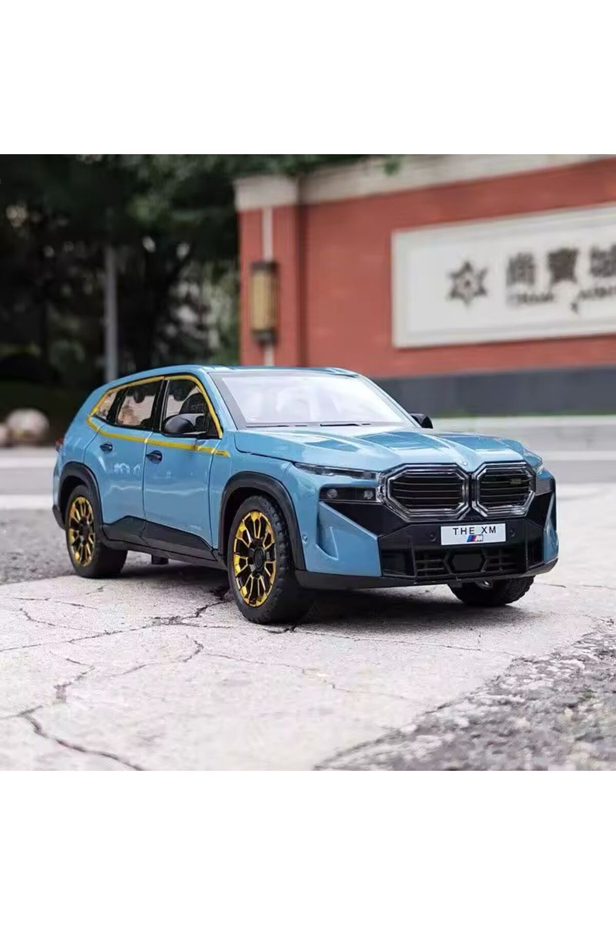 مدل خودرو BMW XM DIECAST ماشین 1:24 درب صندوق عقب باز می شود بدون باتری JEEP اورجینال scntoys