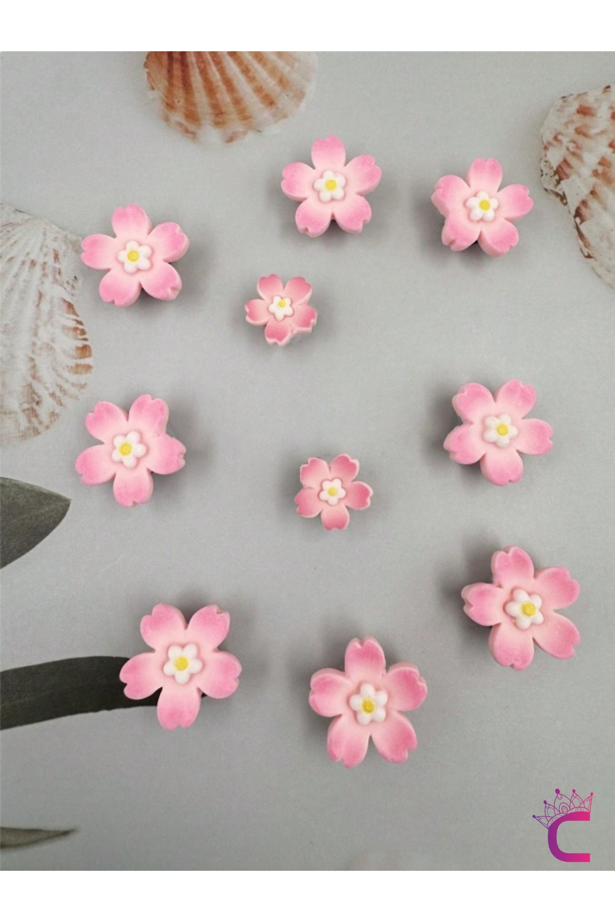 فیگور تزیین دمپایی 10 تکه صورتی و گل سفید جیبیتز زیورآلات صلیب کادویی CROCKS CHARM از ترکیه Cinderella