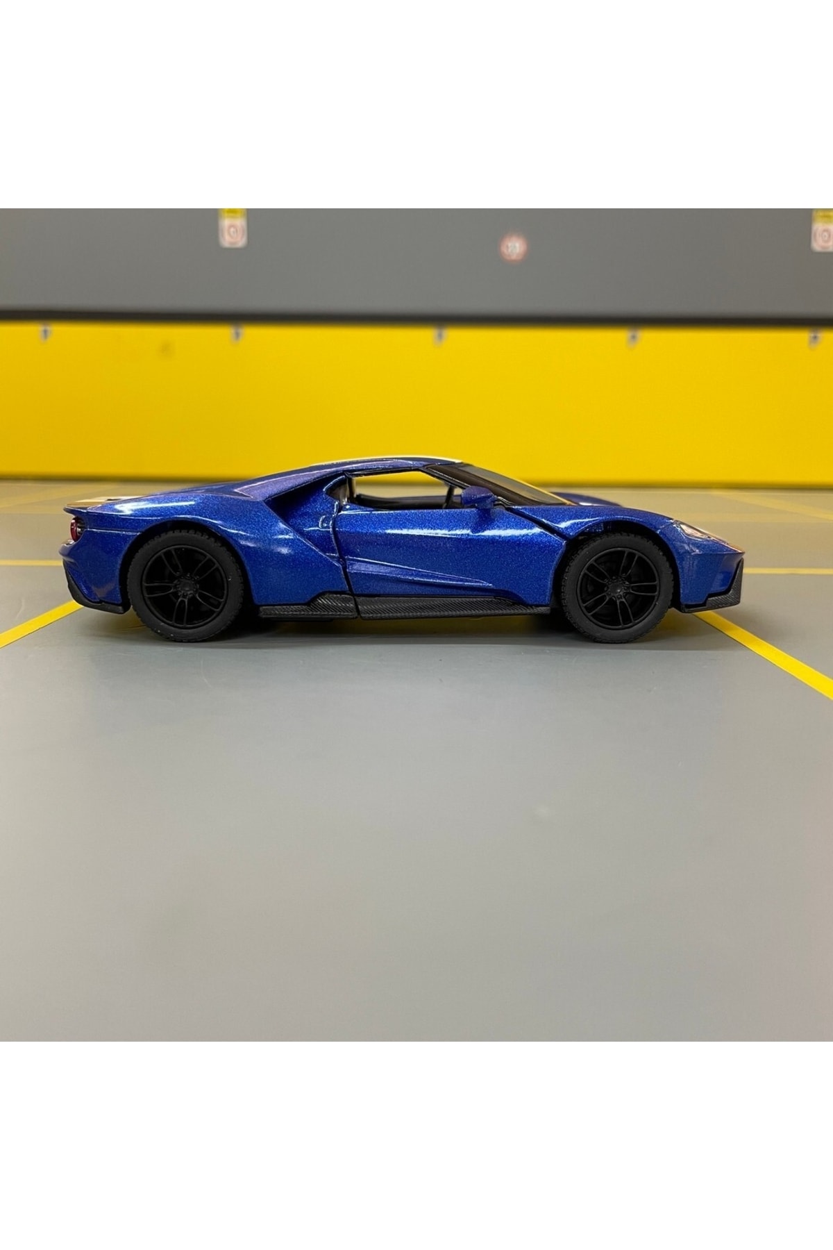 مدل خودرو FORD GT 1 36 SCALE DIECAST METAL MODEL CAR PULL DROP TOY 2017 از ترکیه Kinsmart