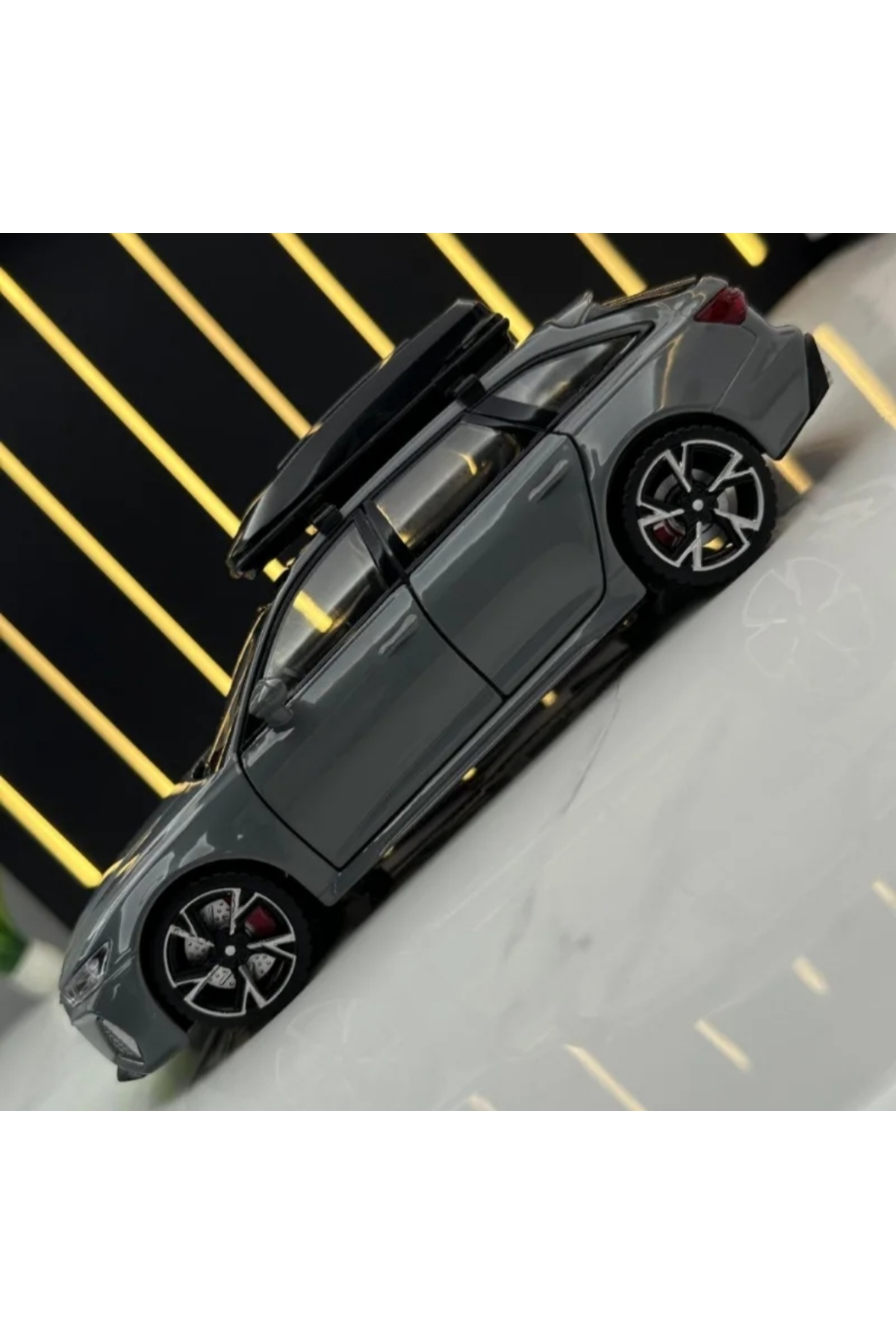 مدل خودرو مجموعه صدا و نور AUDI RS6 AVANT WITH ROOF RACK 1:32 DIECAST METAL MODEL CAR اورجینال Jutenya