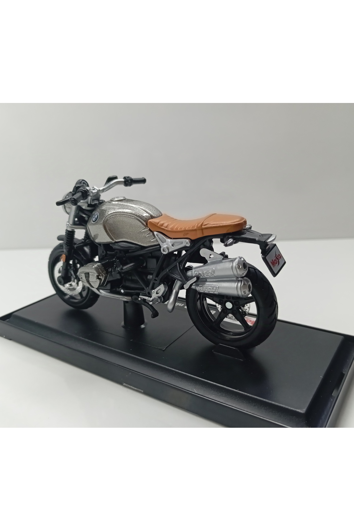 مدل خودرو DIANOMI MAISTO در مقیاس 1:18 BMW R SCRAMBLER موتور سیکلت فلزی اورجینال Maisto