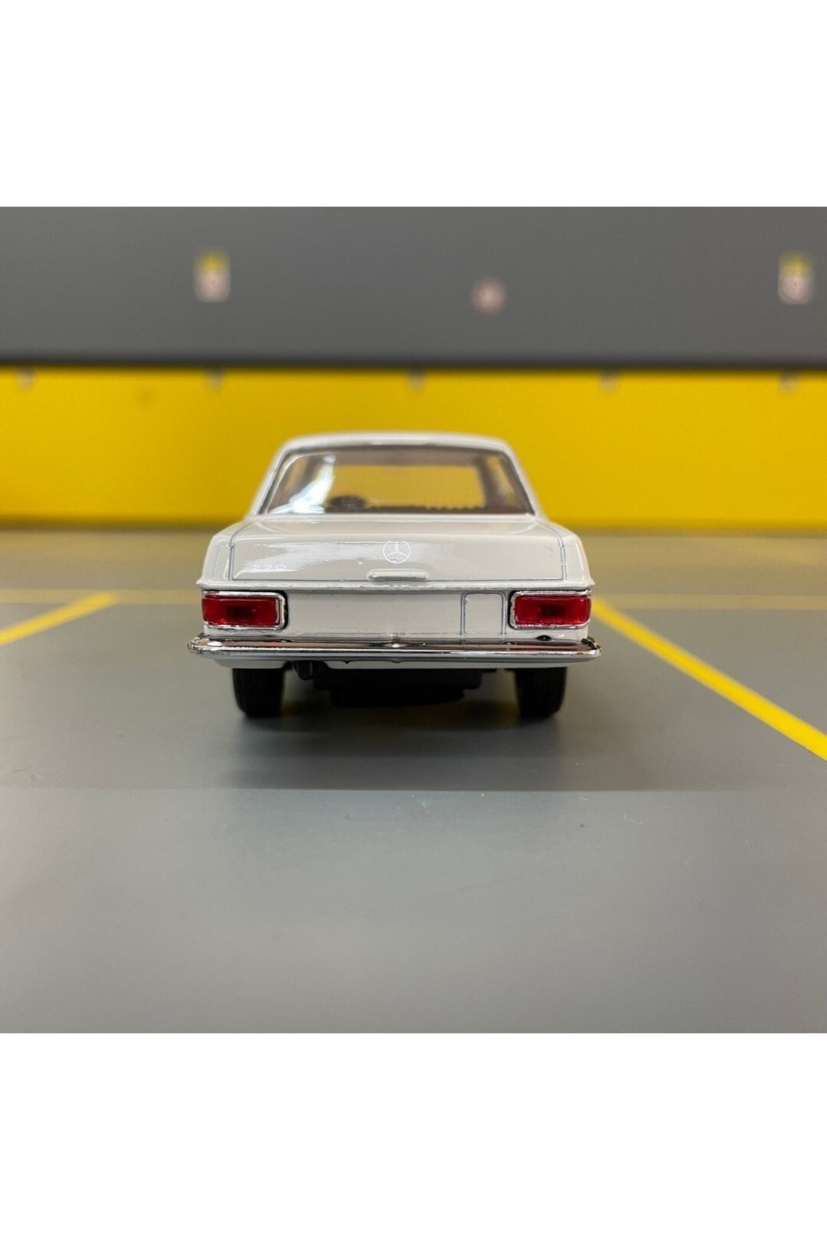 مدل خودرو MERCEDES BENZ 220 W115 1 36 SCALE DIECAST METAL MODEL CAR PULL DROP TOY اورجینال Genel Markalar